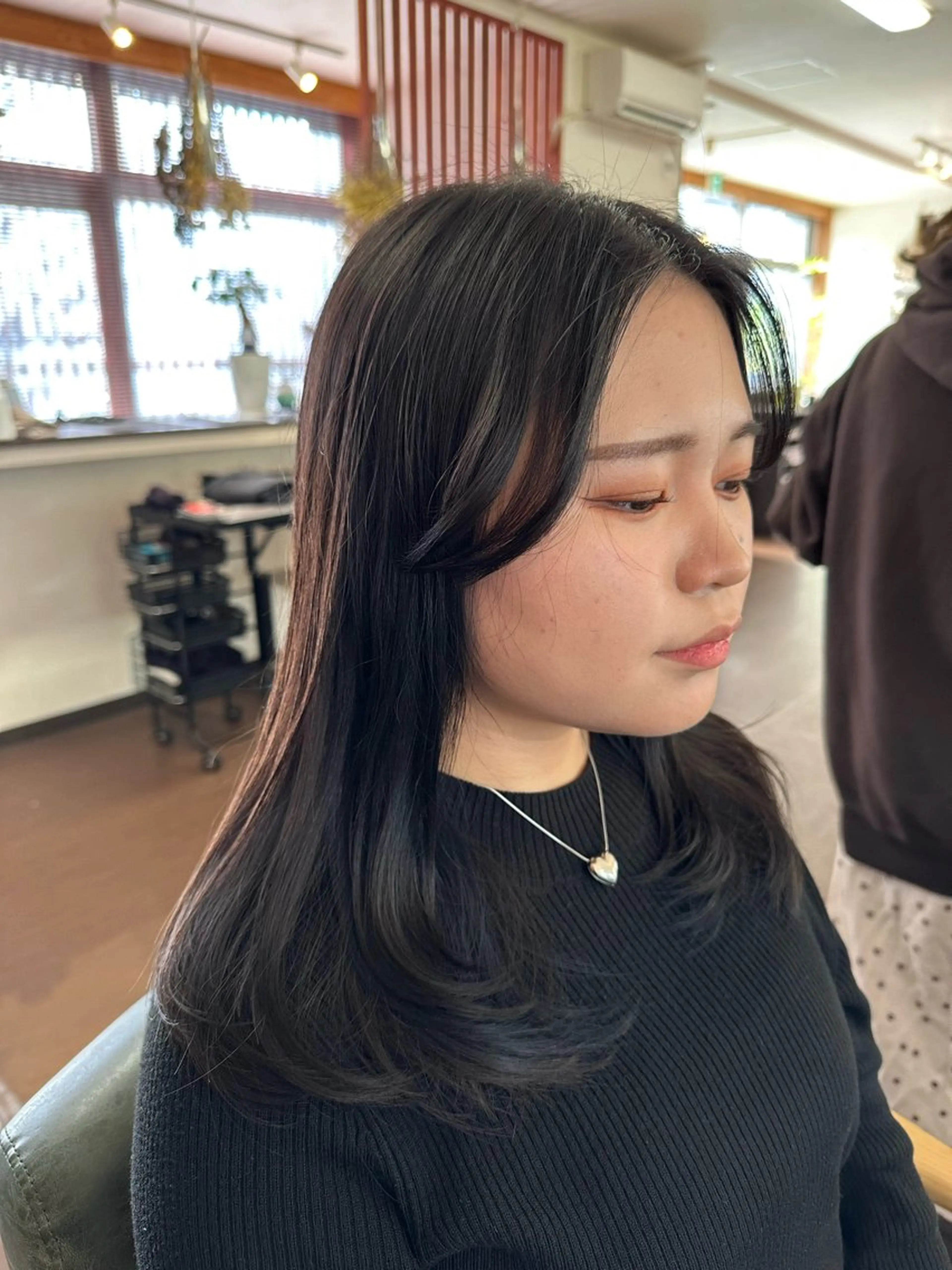 セミロング カラー 黒髪 ブルーカラー ブルーブラック レイヤーカット カット ヘアカラー 大人女性の艶カット カラー/菊池柊真🌟のヘアスタイル