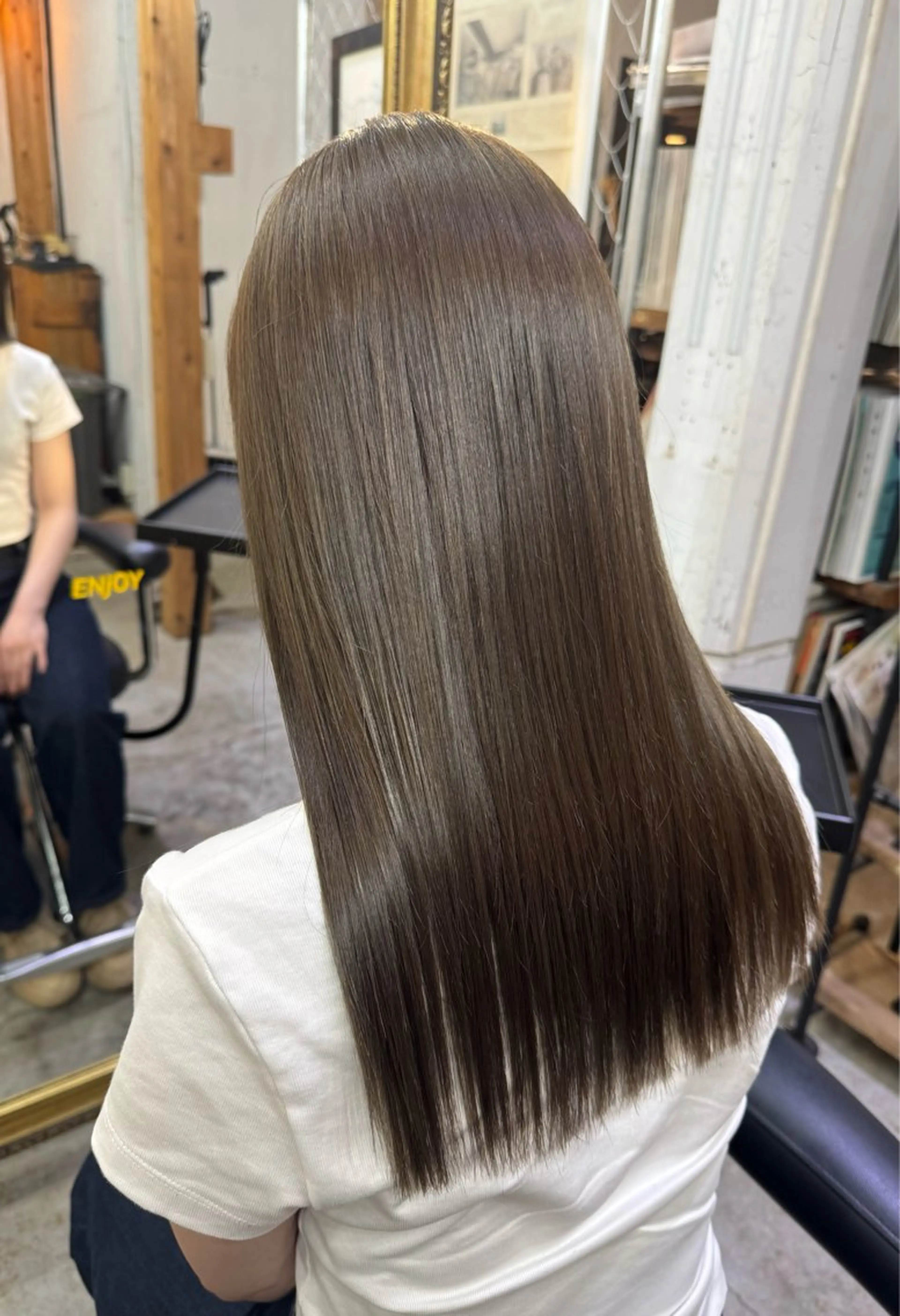 ロング カラー 廣野 愛香のヘアスタイル