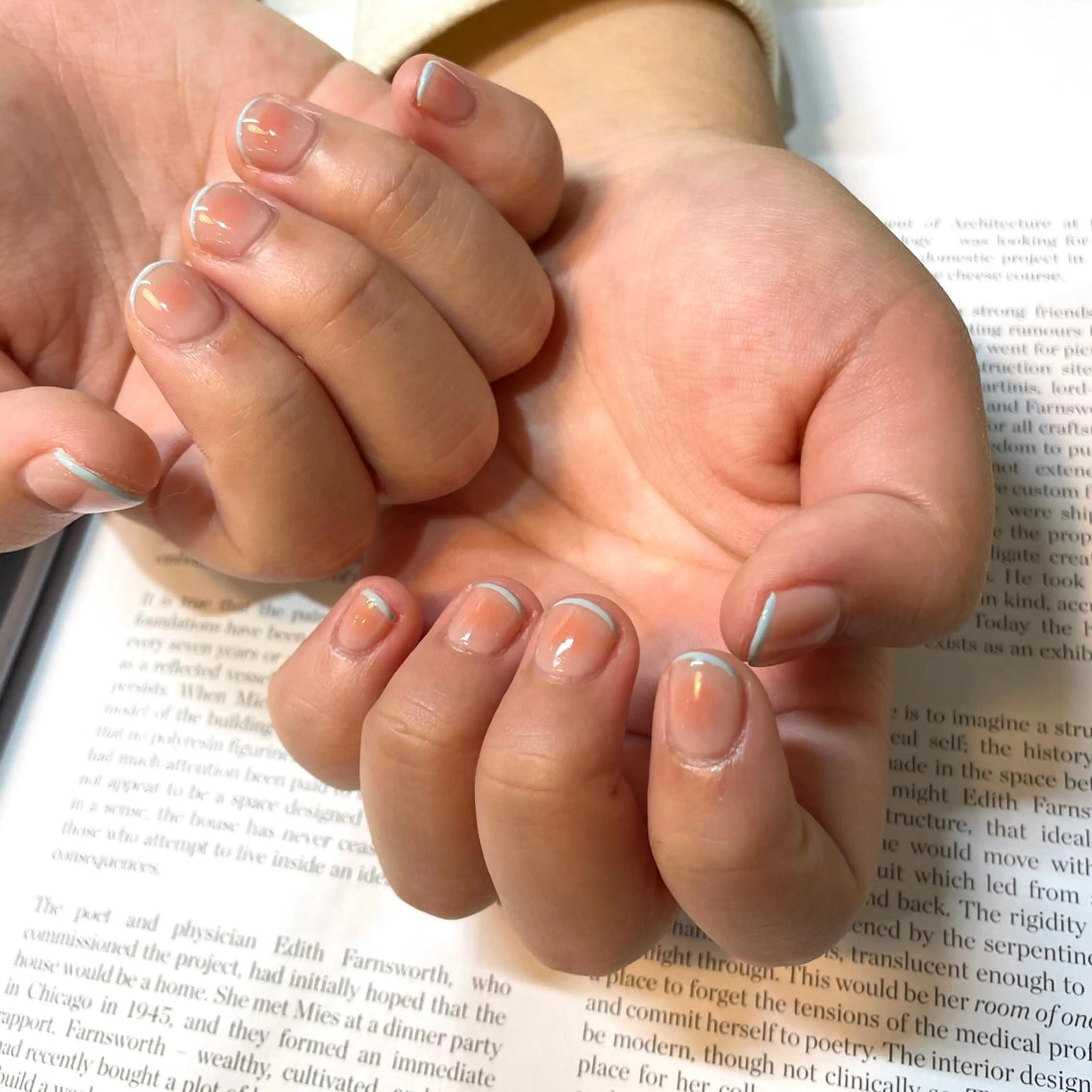 ネイル 大人ワンホン キラキラ／Ayanoのネイルデザイン