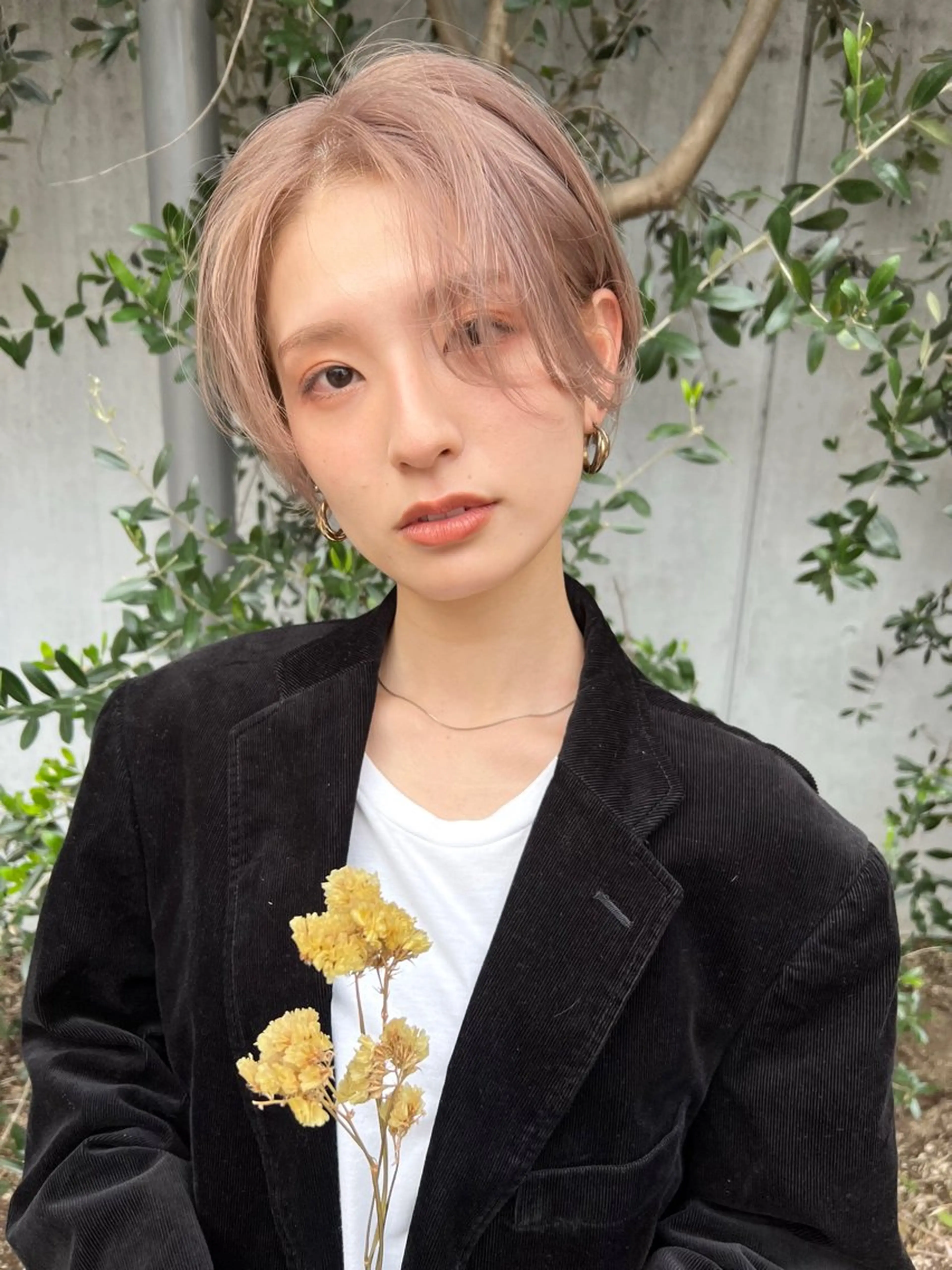 ショート カラー ハンサムショート バレイヤージュ ブリーチ ケアブリーチ ハイライトカラー lani ブリーチ /ダブルカラーのヘアスタイル