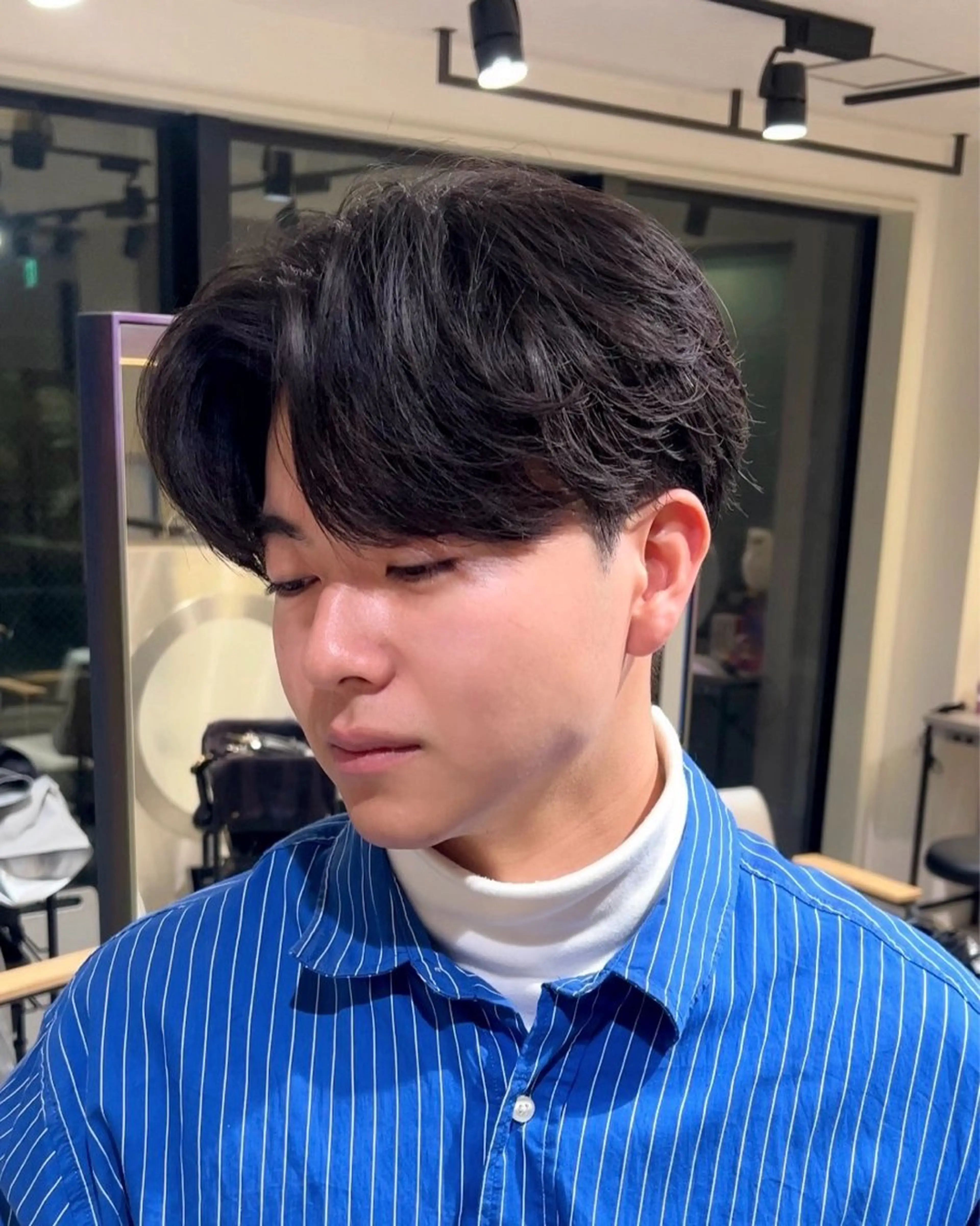 パーマ メンズ センターパート メンズパーマ ニュアンスパーマ カット パーマ トリートメント Qin shaire salon 原宿verno店所属・【センターパート】 ETO／江藤翼の眉毛・アイブロウイメージ