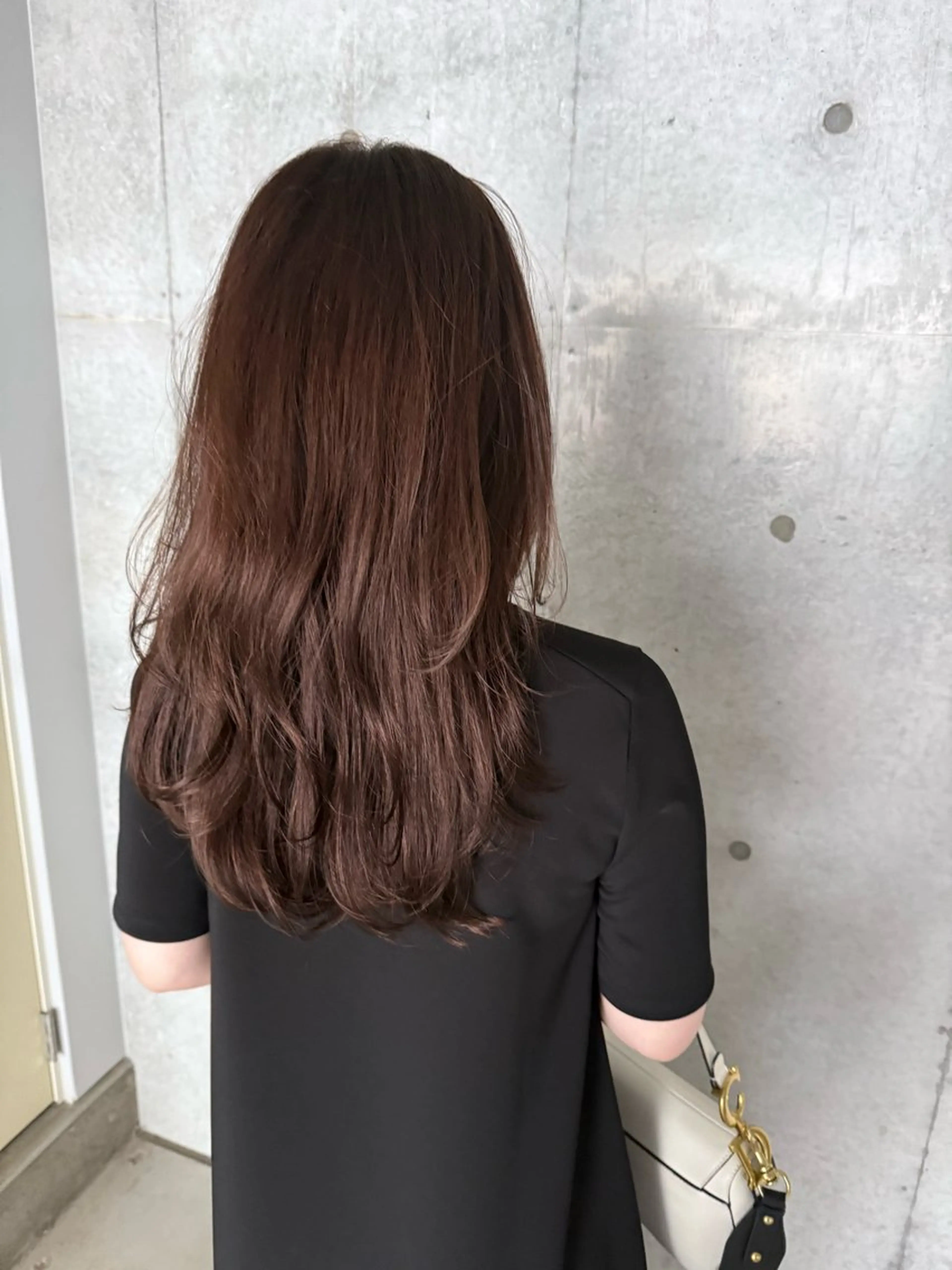 ロング カラー ロングレイヤー アッシュ ベージュカラー ブリーチ 透明感カラー カット ヘアカラー トリートメント 誰より丁寧なカット/ 小林輝/レイヤーのヘアスタイル