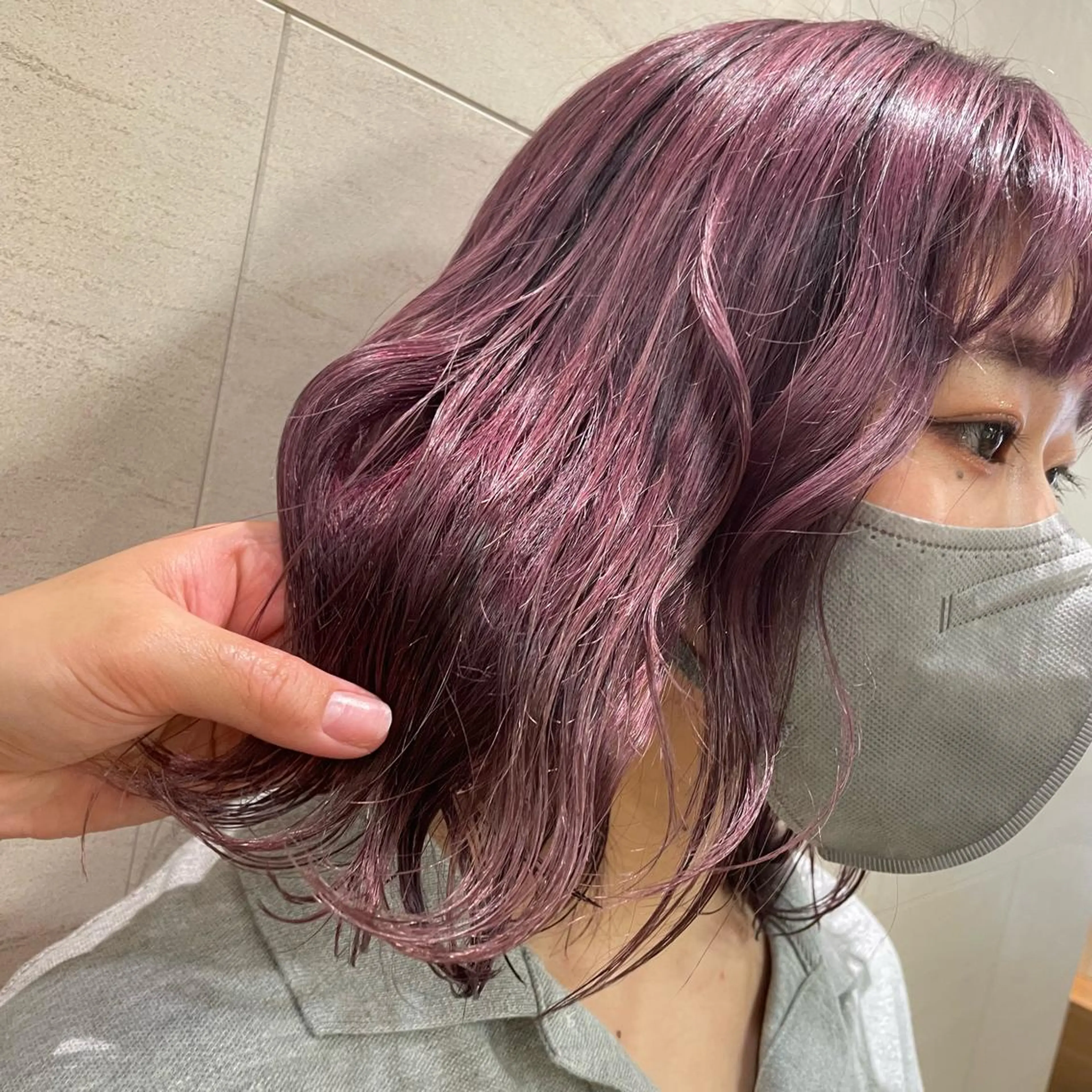 ミディアム ハイトーン/暖色/ 眉/メイク/Rinaのヘアスタイル