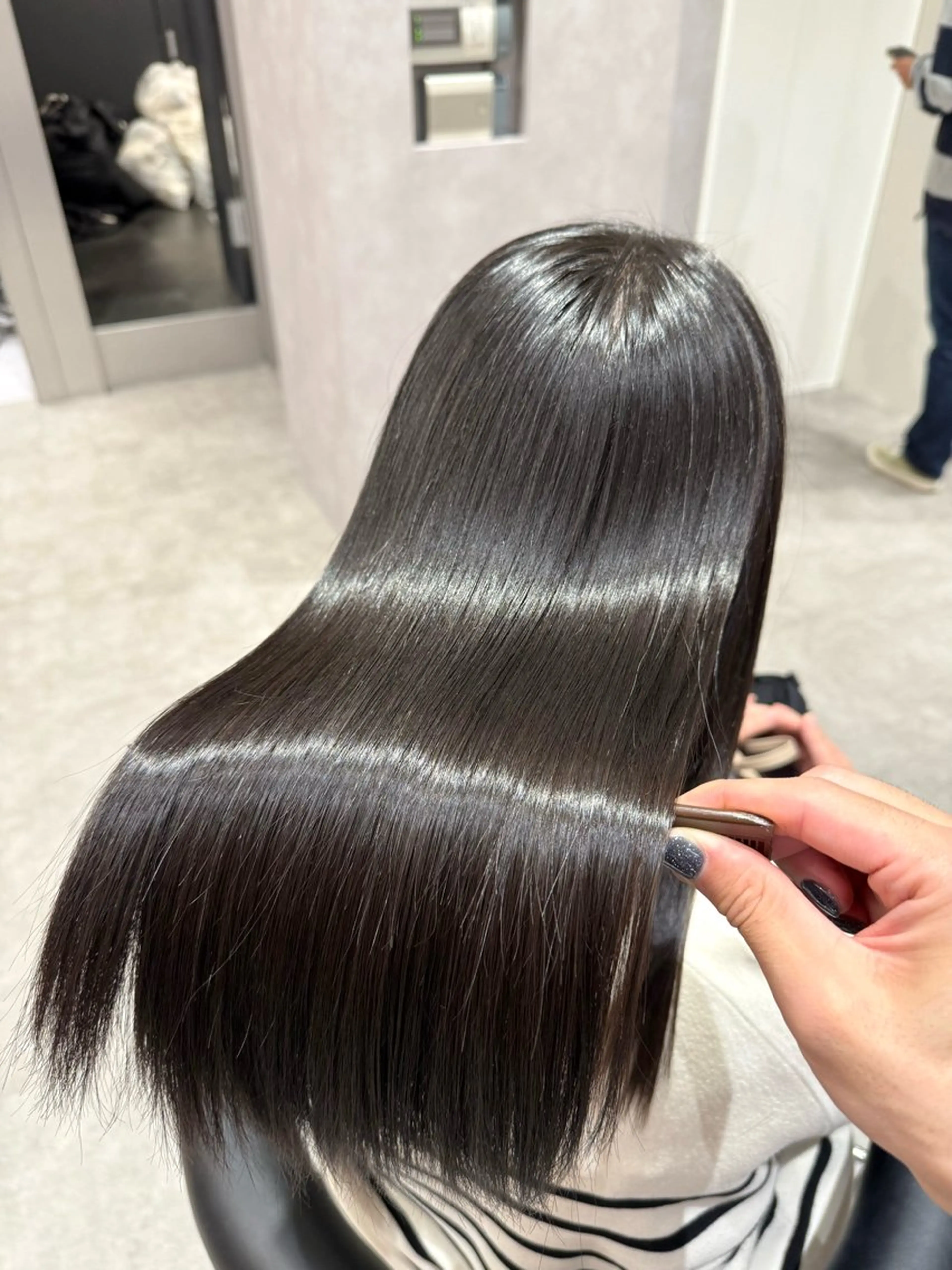 セミロング カラー パーマ ヘアアレンジ セミロングパーマ 髪質改善 縮毛矯正 トリートメント ストレートパーマ 縮毛矯正 トリートメント 縮毛矯正/髪質改善/ ブリーチ毛/木元渓太のヘアスタイル
