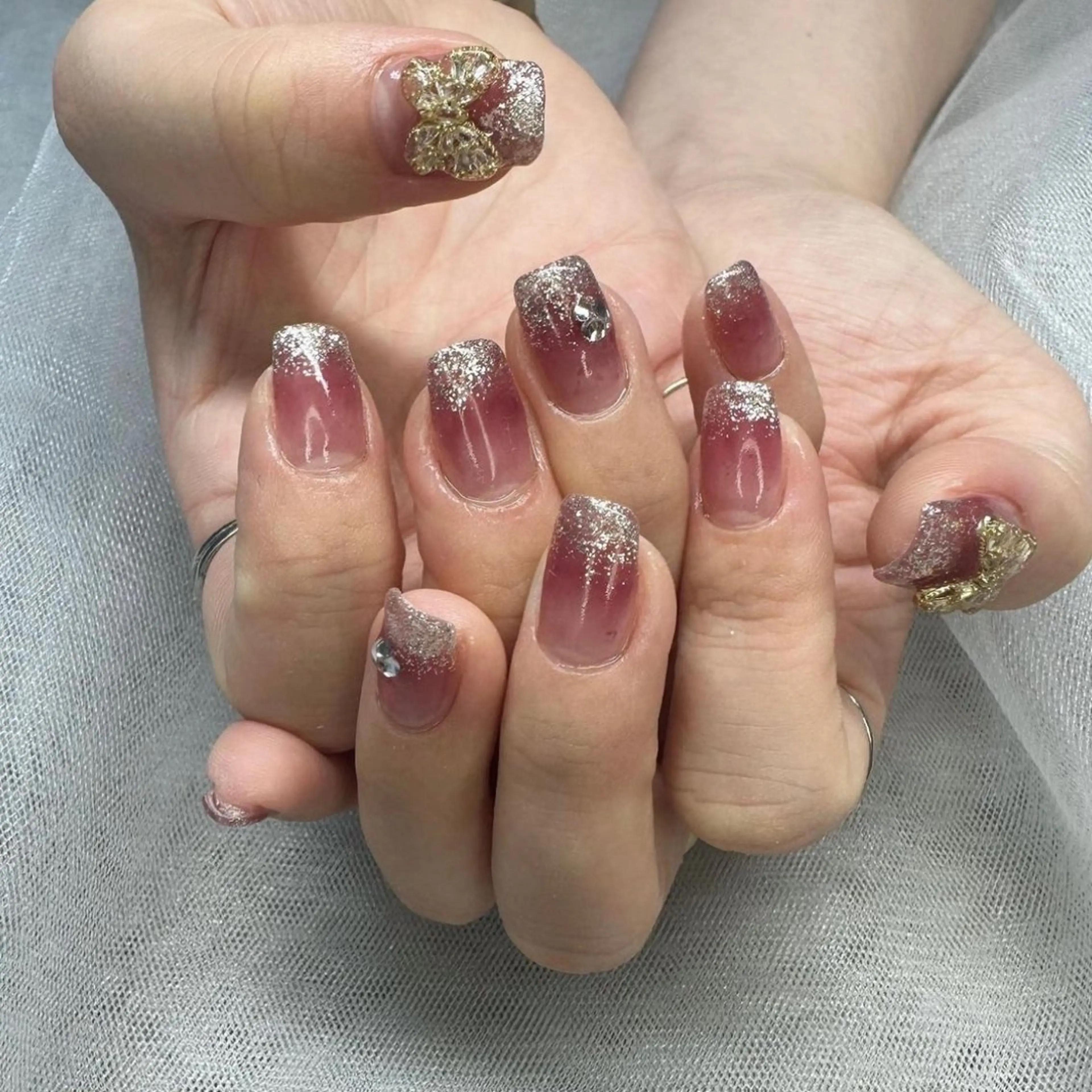ネイル クリアネイル グラデーション 氷ネイル・うるうるネイル 韓国ネイル ラメ(グリッター) 🪞KAPE NAIL 🪞のネイルデザイン