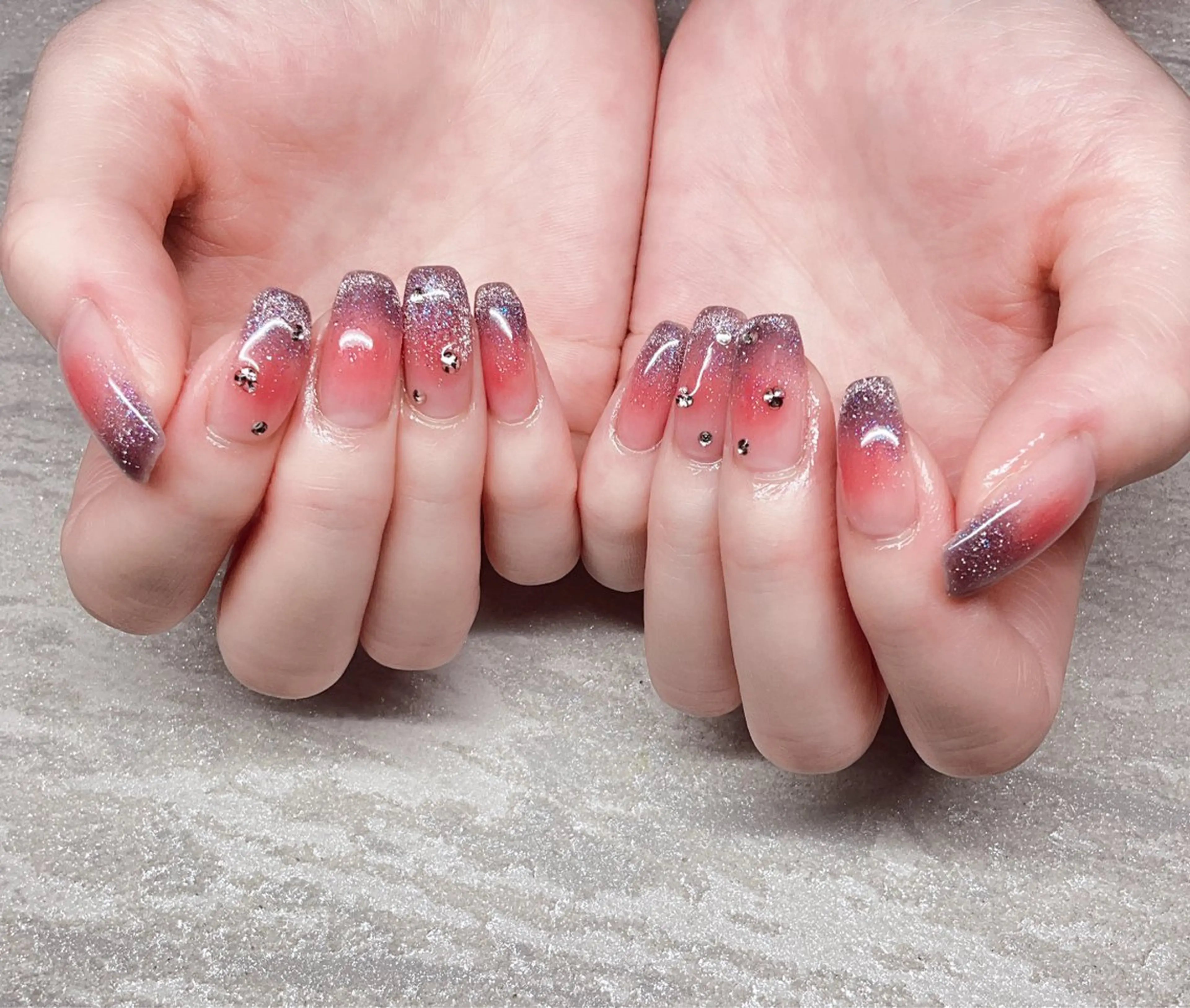 ネイル ハンドネイル R inのネイルデザイン