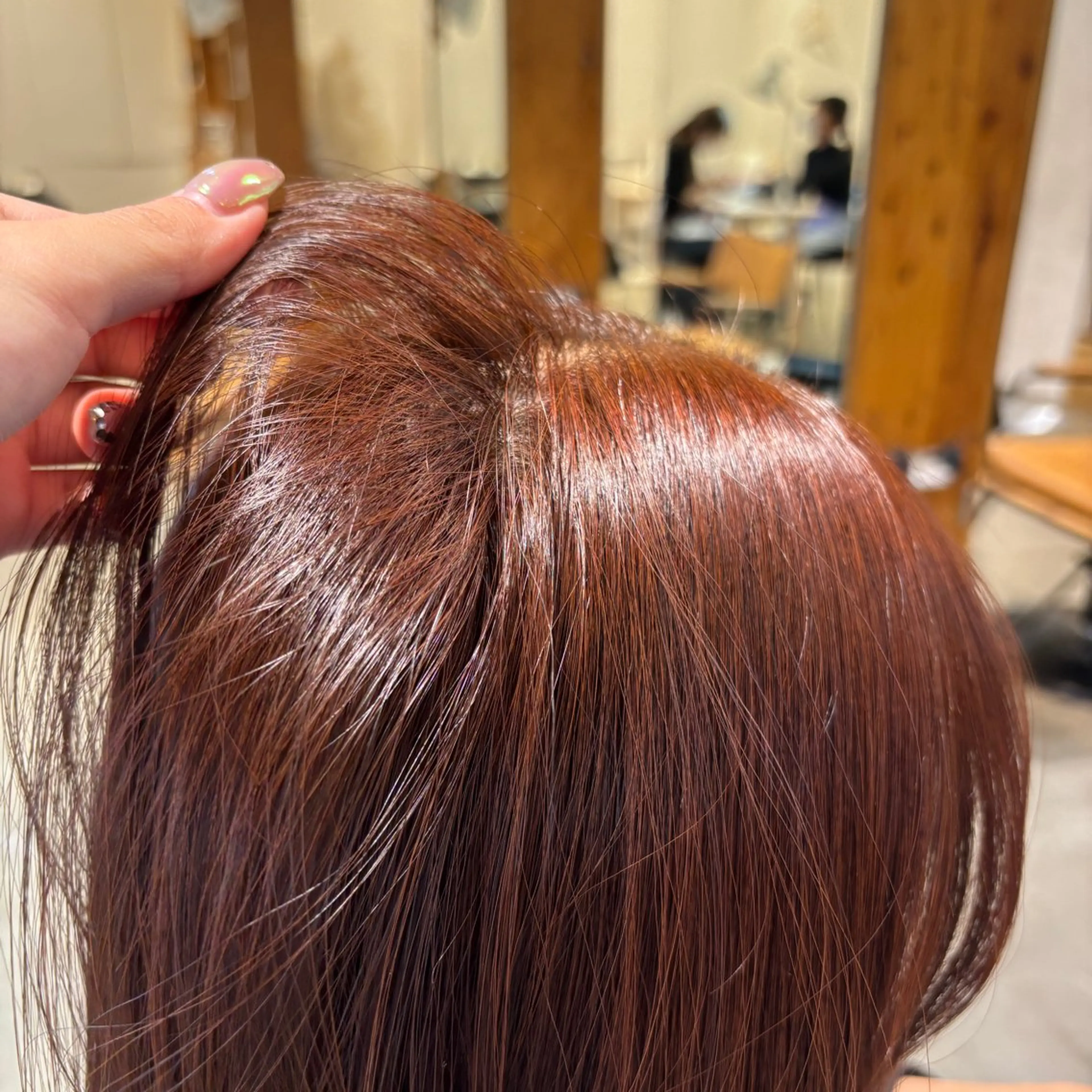 ロング オレンジブラウン カット ヘアカラー 小木曽 里華のヘアスタイル