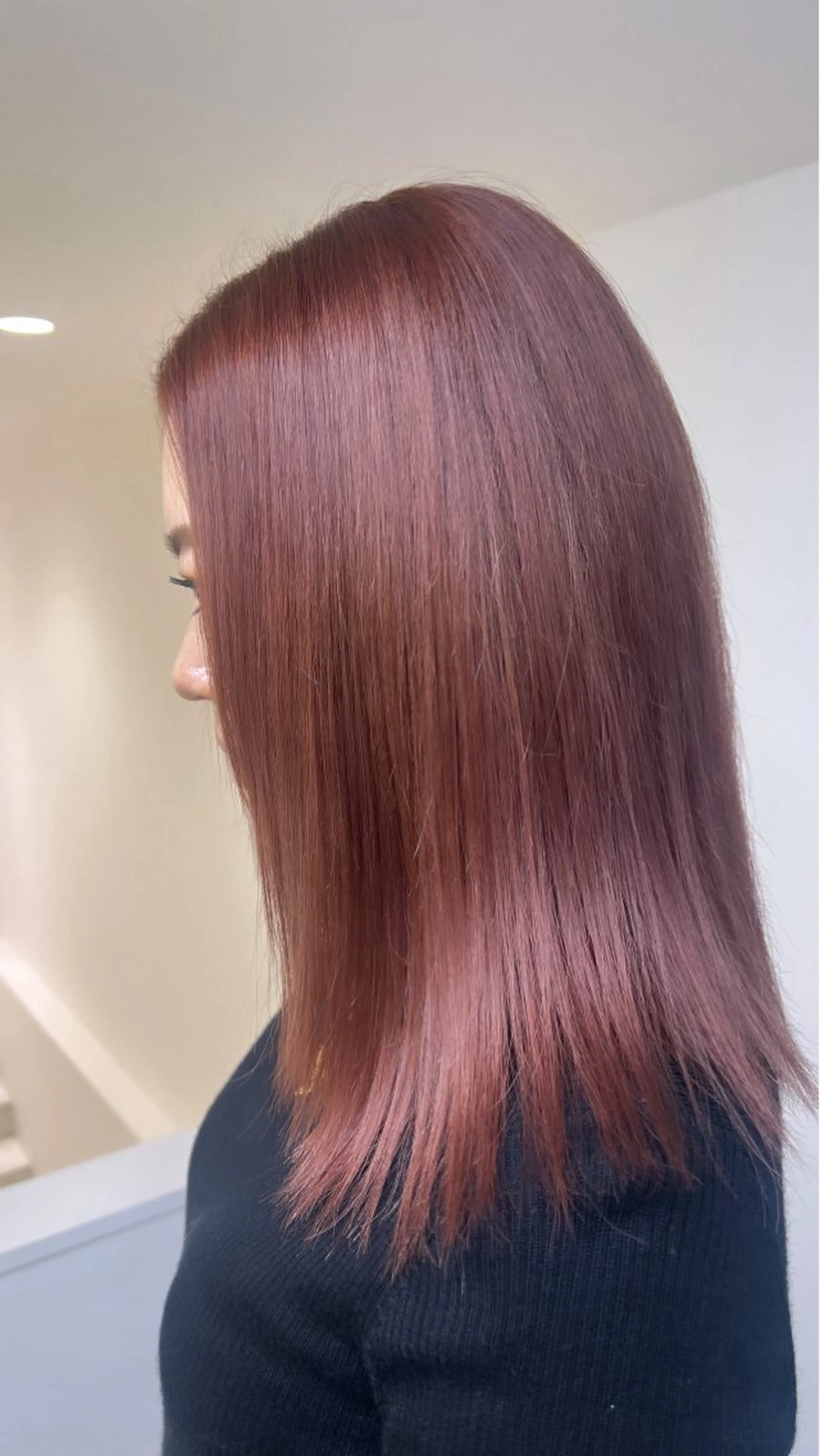 セミロング カラー リコ ハッシュカット 韓国レイヤーのヘアスタイル