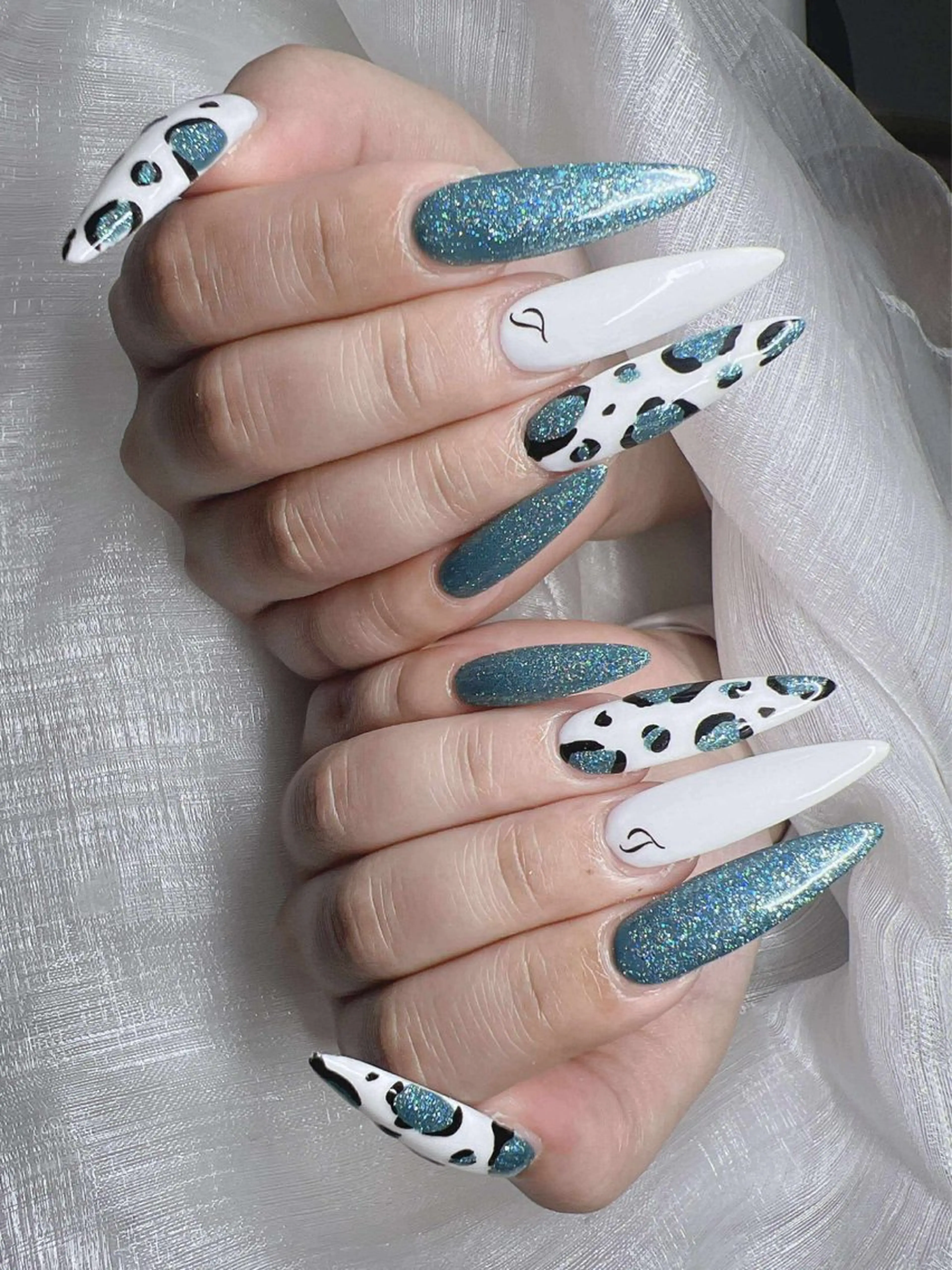 ネイル ハンドネイル Lee Nailsのネイルデザイン