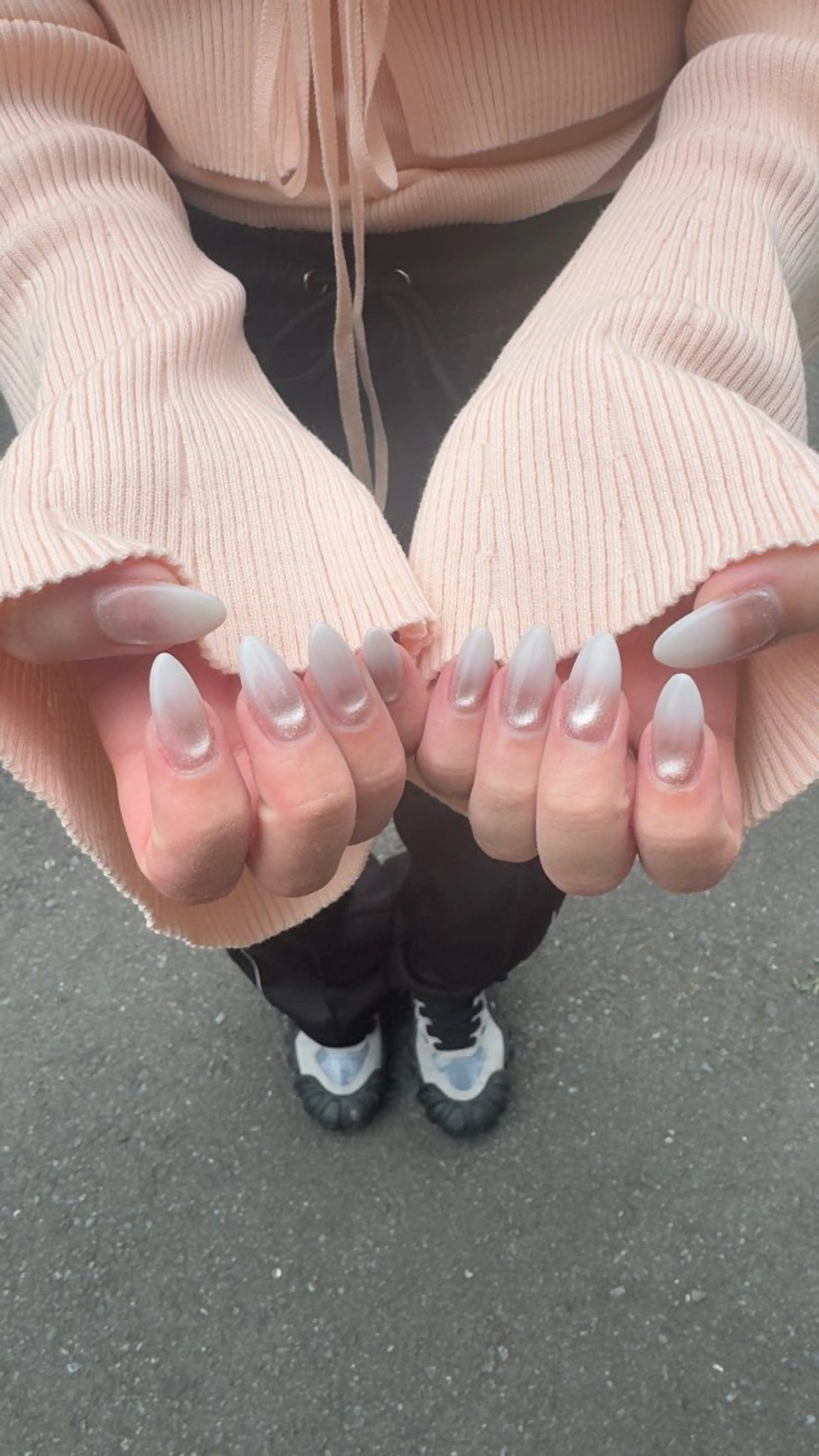 ネイル フラッシュネイル ホログラムネイル 韓国ネイル ラメ(グリッター) ラメグラデーション ハンドネイル MH_ Nailのネイルデザイン