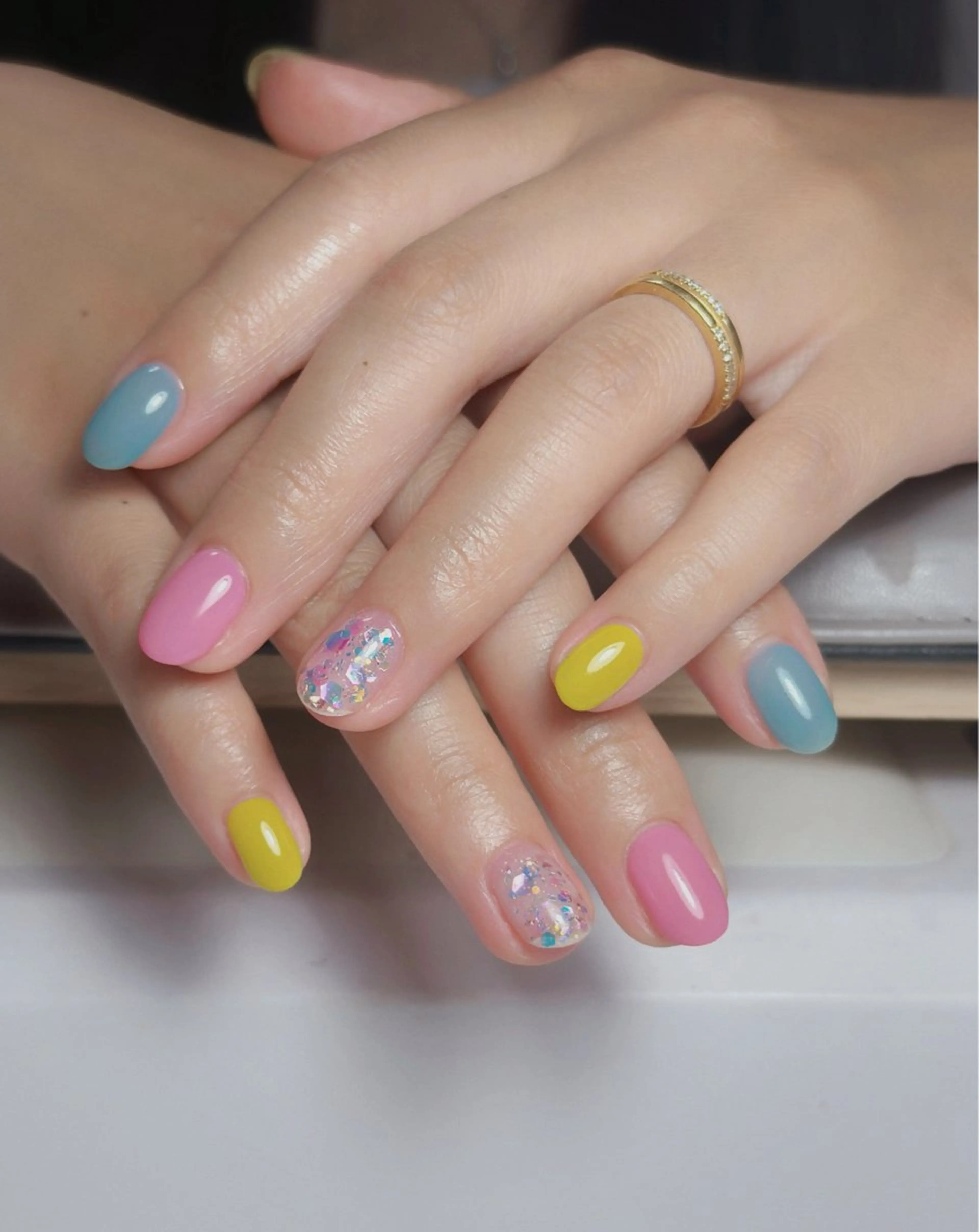 ネイル オーロラネイル 長さ出し フットネイル ラメ(グリッター) ラメグラデーション ハンドネイル 👍thumbs up nail👍のネイルデザイン