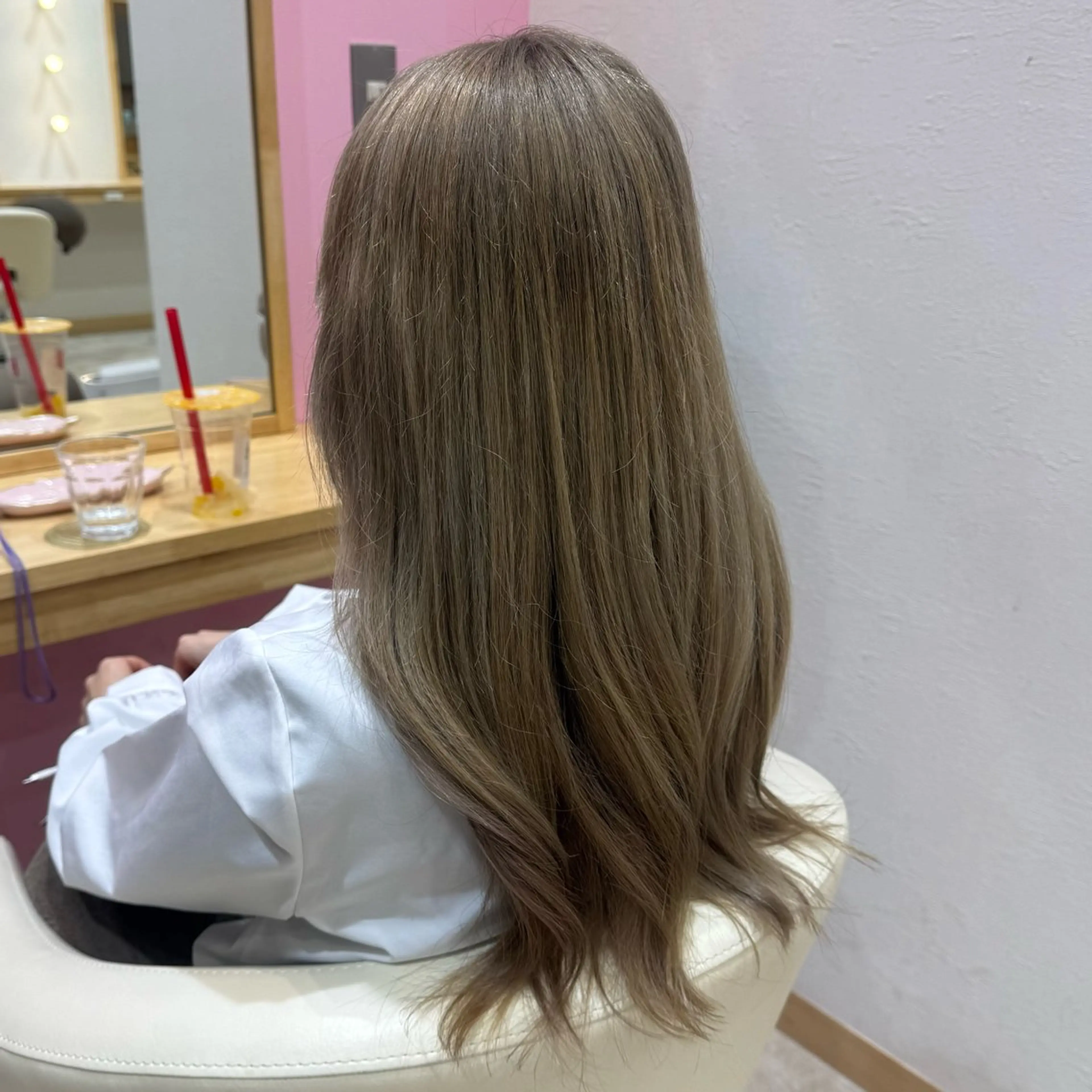 ロング カラー ブリーチ 青木 ゆんなのヘアスタイル