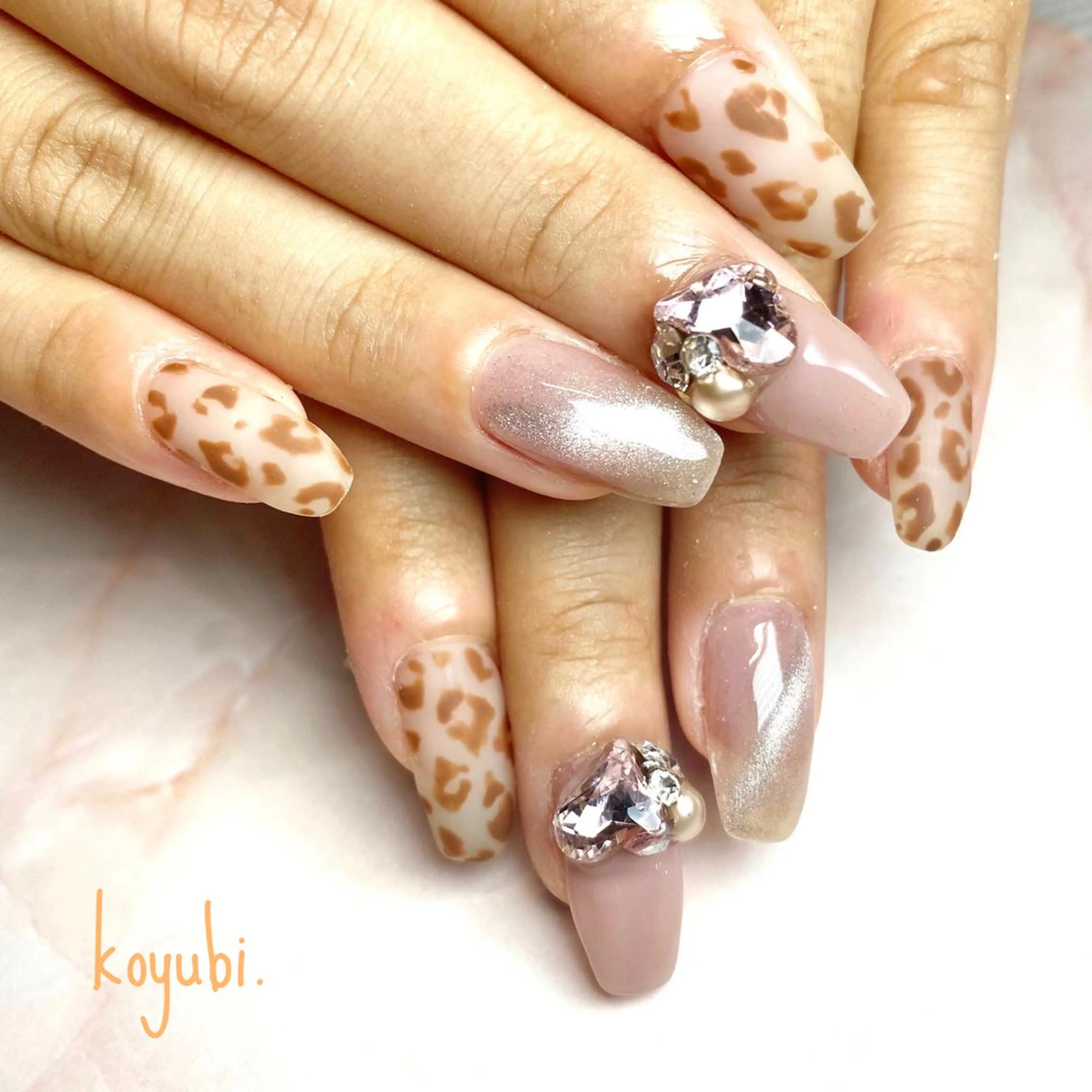 ネイル ハンドネイル プライベートネイルサロンkoyubi.所属・新宿南口 hitomiのネイルデザイン