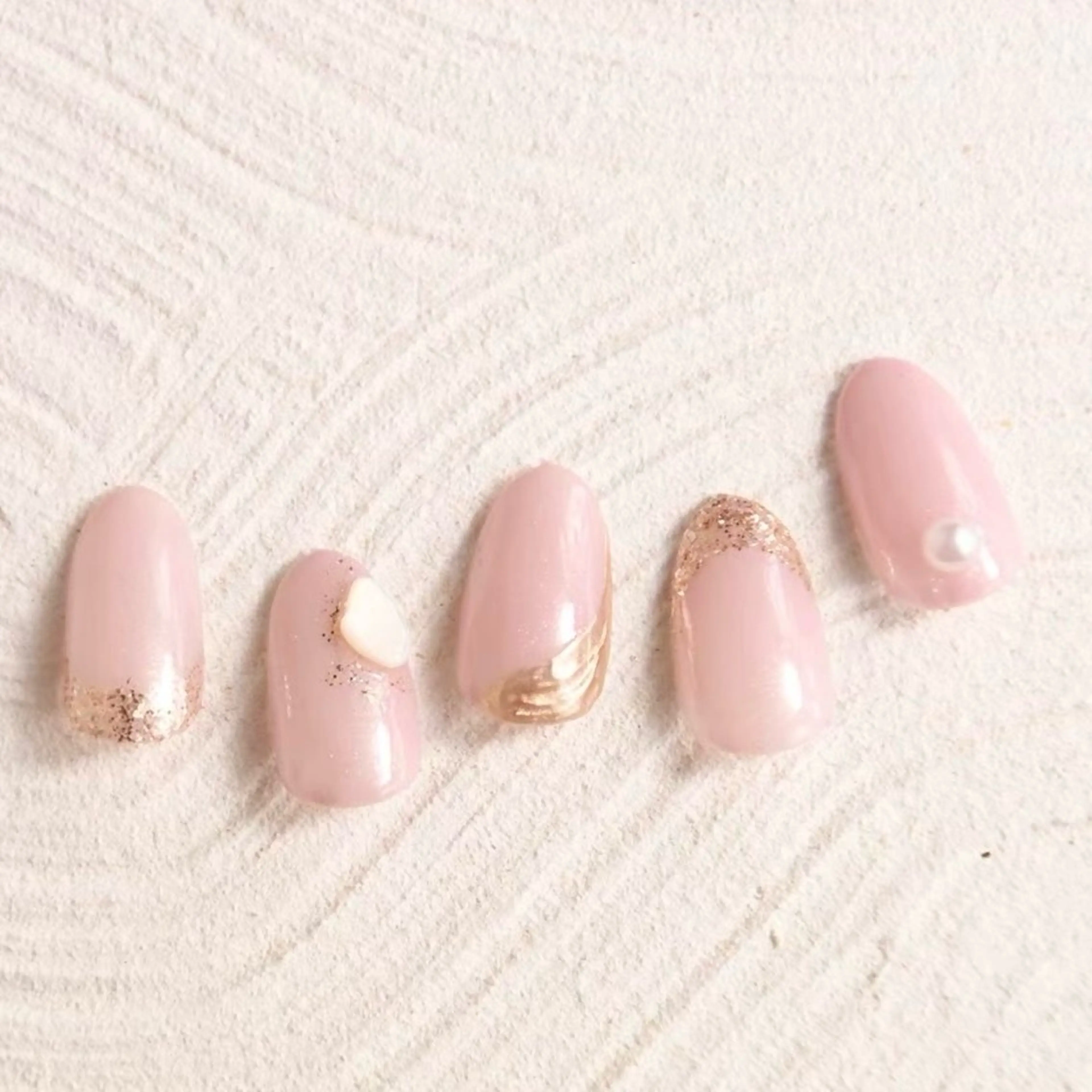 ネイル ジェルネイル ミラーネイル ニュアンスネイル オフィスネイル ショートネイル kiu nailsalonのネイルデザイン