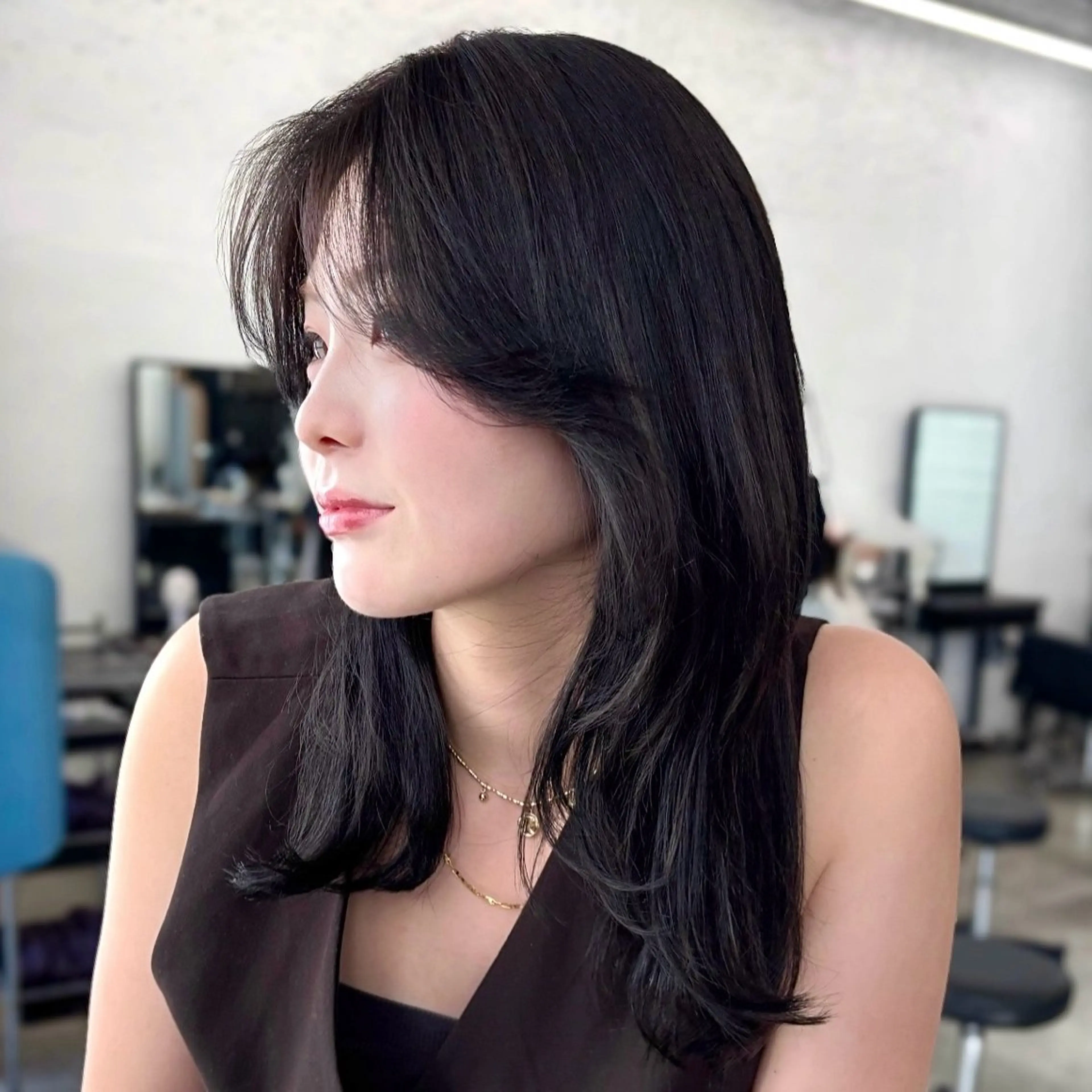 ミディアム カラー ミディアムレイヤー レイヤーカット 似合わせカット カット 縮毛矯正 トリートメント 顔まわり🥨レイヤー /透明感/まいなのヘアスタイル