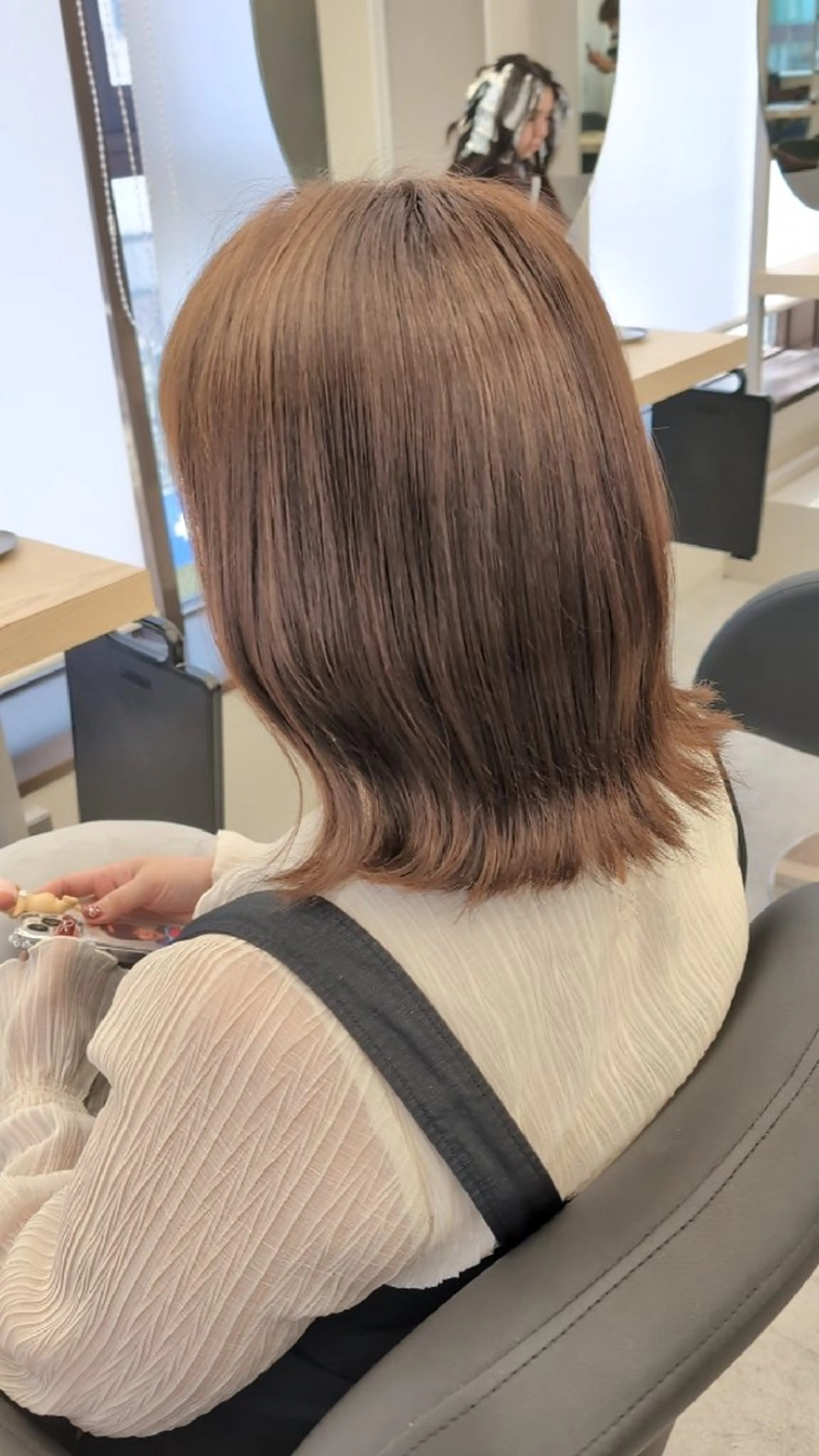 ミディアム カラー ベージュカラー ブリーチ ダブルカラー ミルクティーベージュ ブリーチなしカラー ヘアカラー ✨デザインカラー✨ 中澤秀章のヘアスタイル