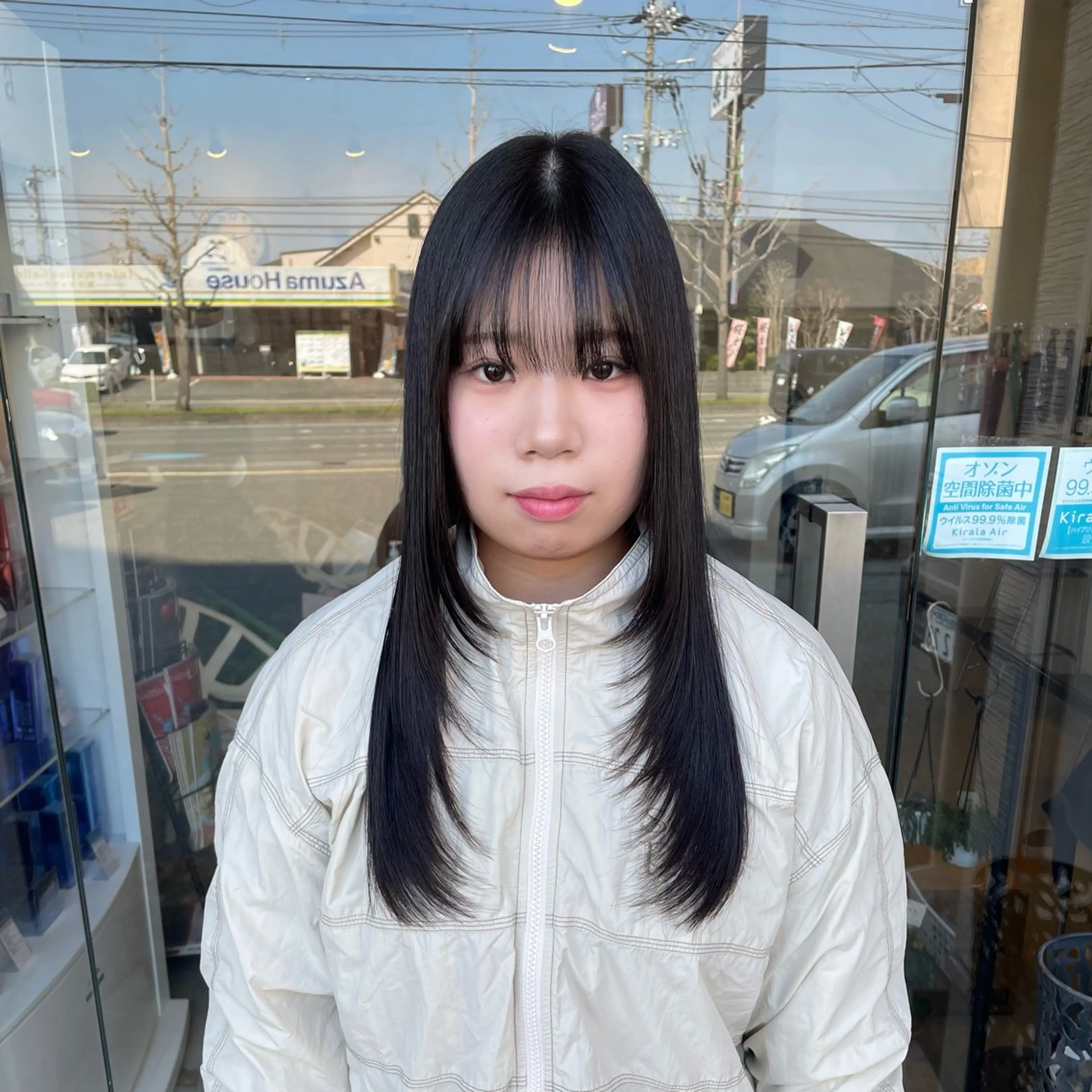 ロング レイヤーカット 本 咲蘭のヘアスタイル