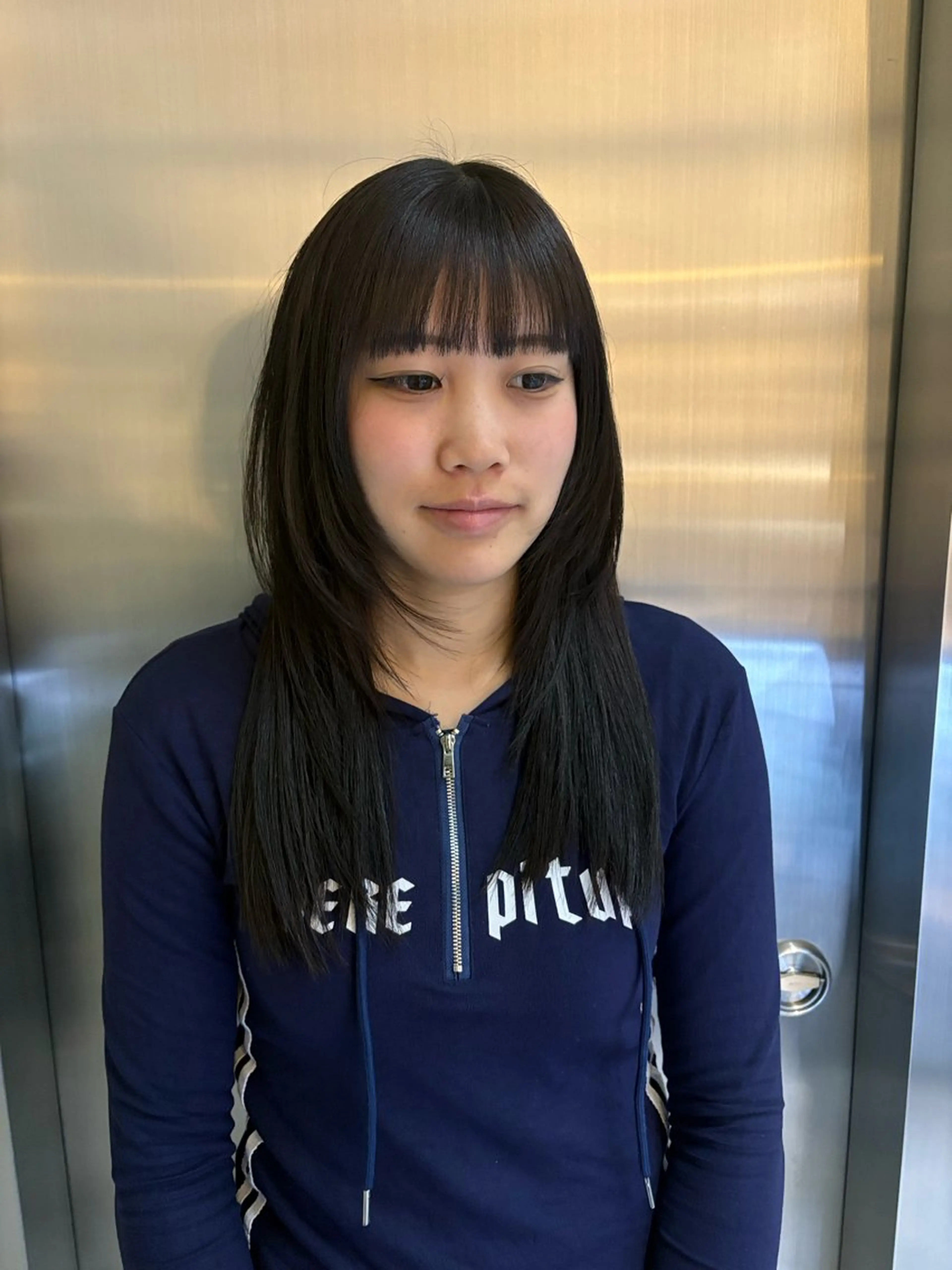 ロング ヘアカラー ‘AXIS栄ガスビル Hinataのヘアスタイル