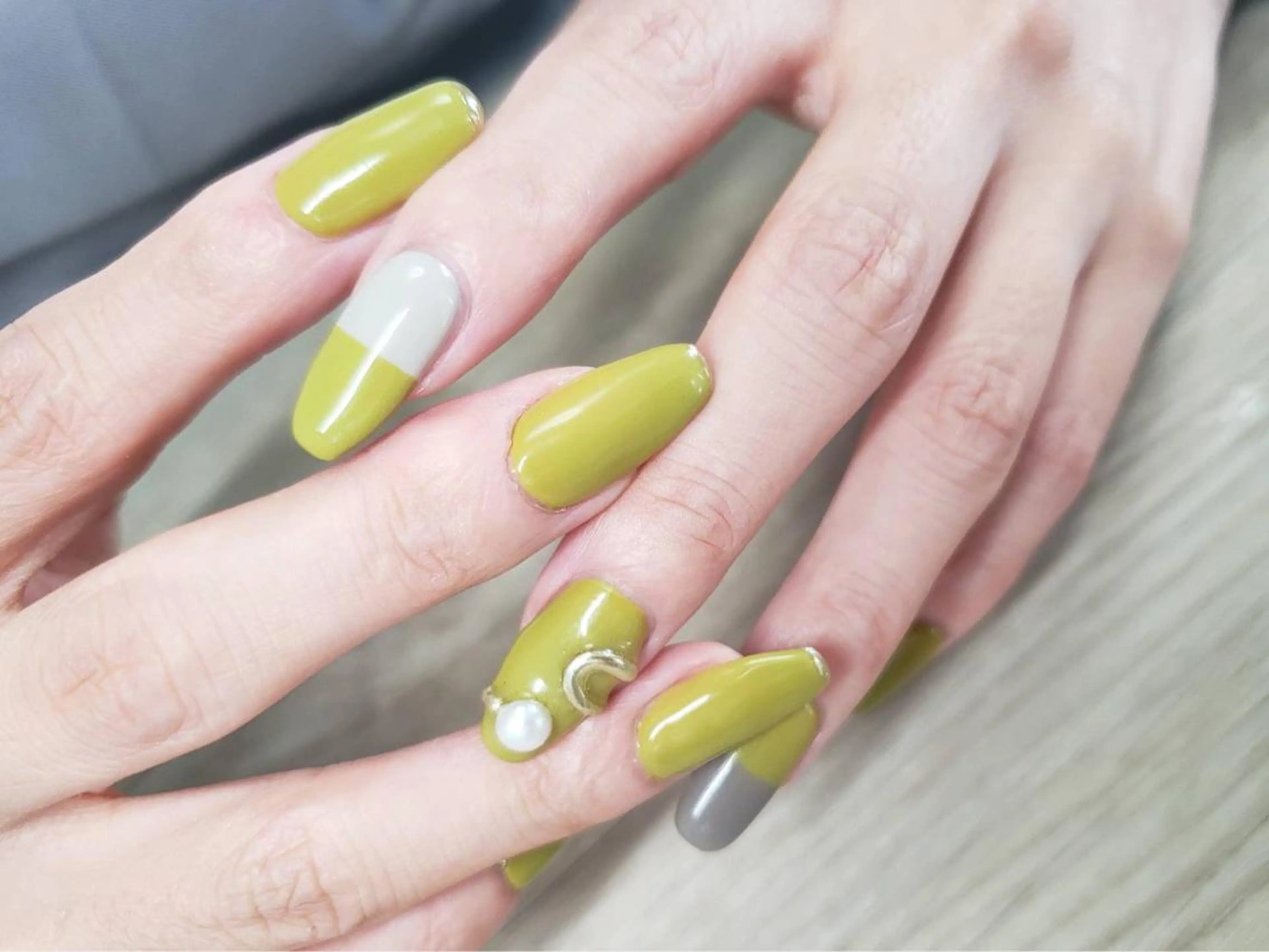 ワンカラーorラメグラ2本ずつアートの写真