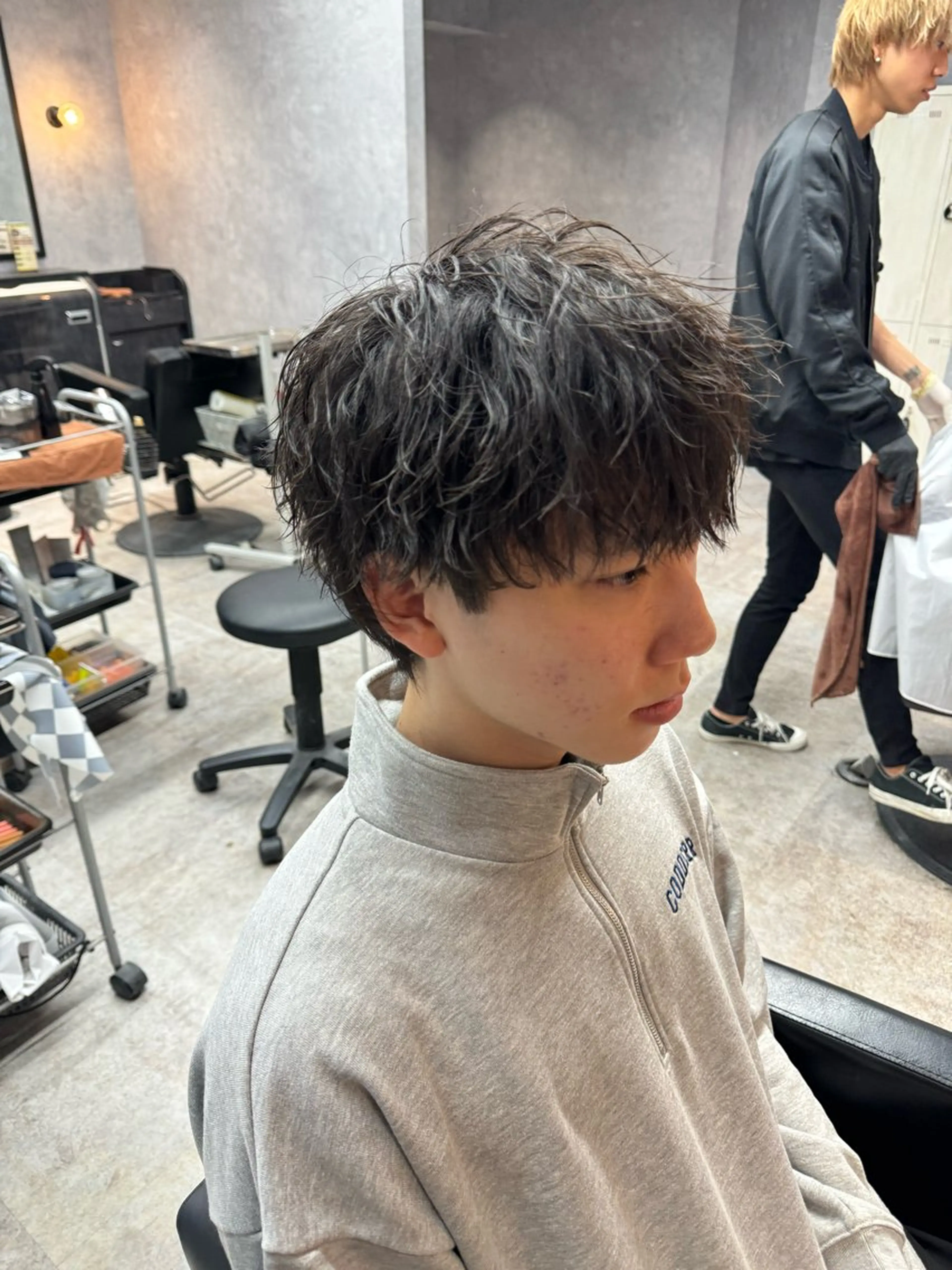 ショート パーマ メンズ メンズブリーチ メンズパーマ ツイストスパイラルパーマ 波巻きパーマ スパイラルパーマ ツイストスパイラル/ メンズ特化/中川誠也のヘアスタイル