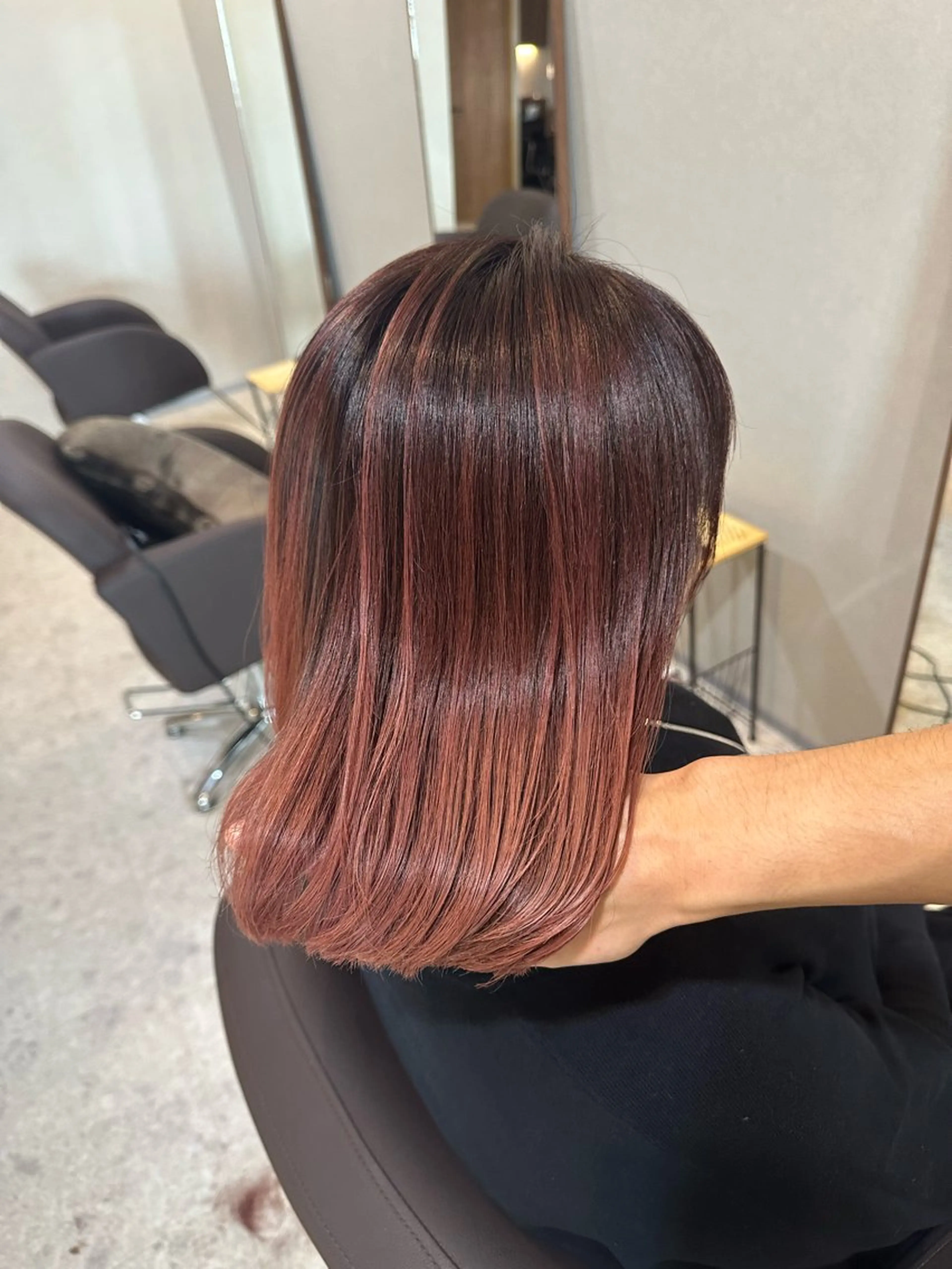 ミディアム カラー バレイヤージュ ピンクカラー レイヤーカット ヘアカラー トリートメント Forest. -髪質改善-のヘアスタイル