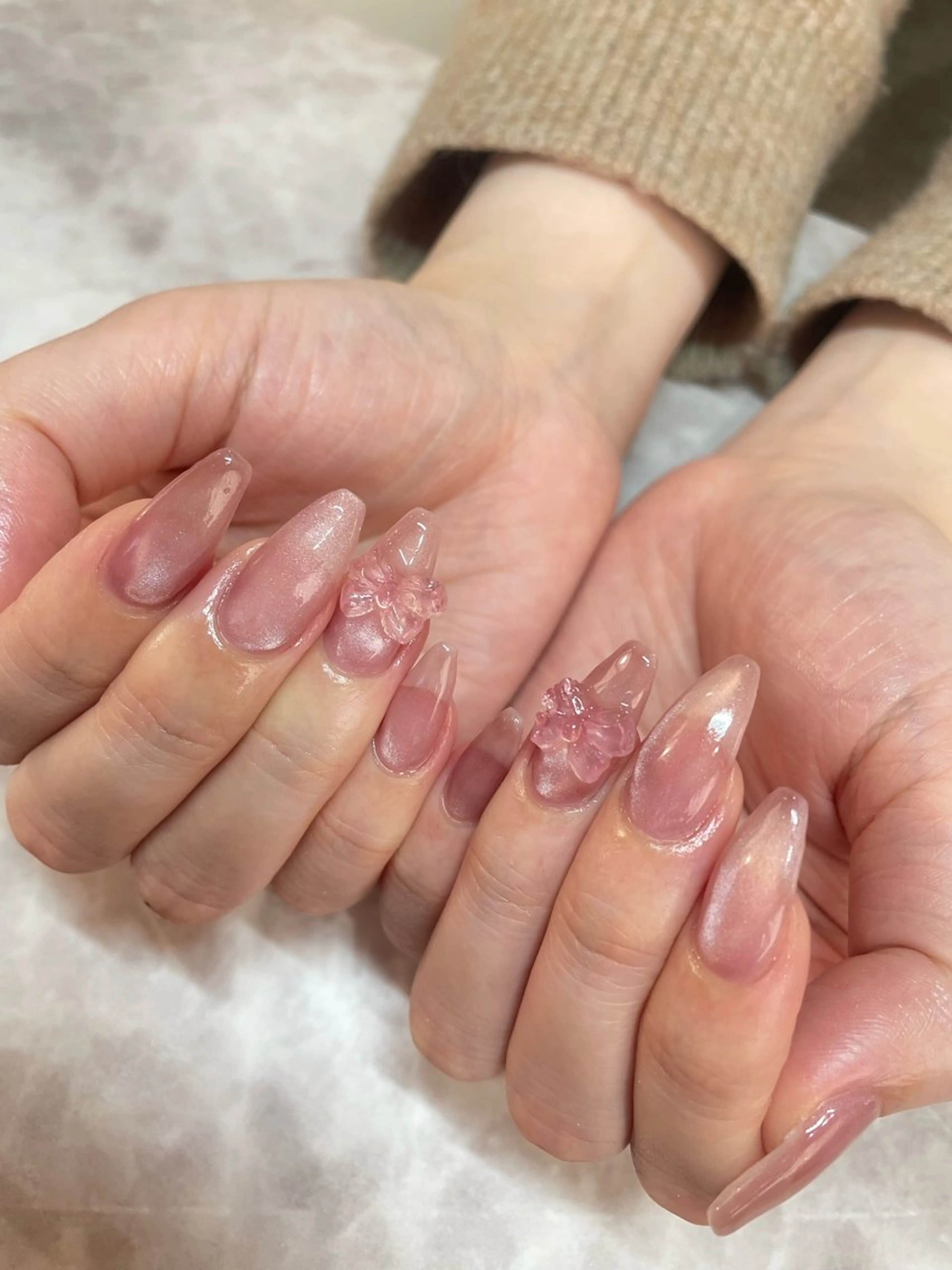 ネイル 氷ネイル・うるうるネイル マグネットネイル リボン ハンドネイル Beautiful Meかえでのネイルデザイン