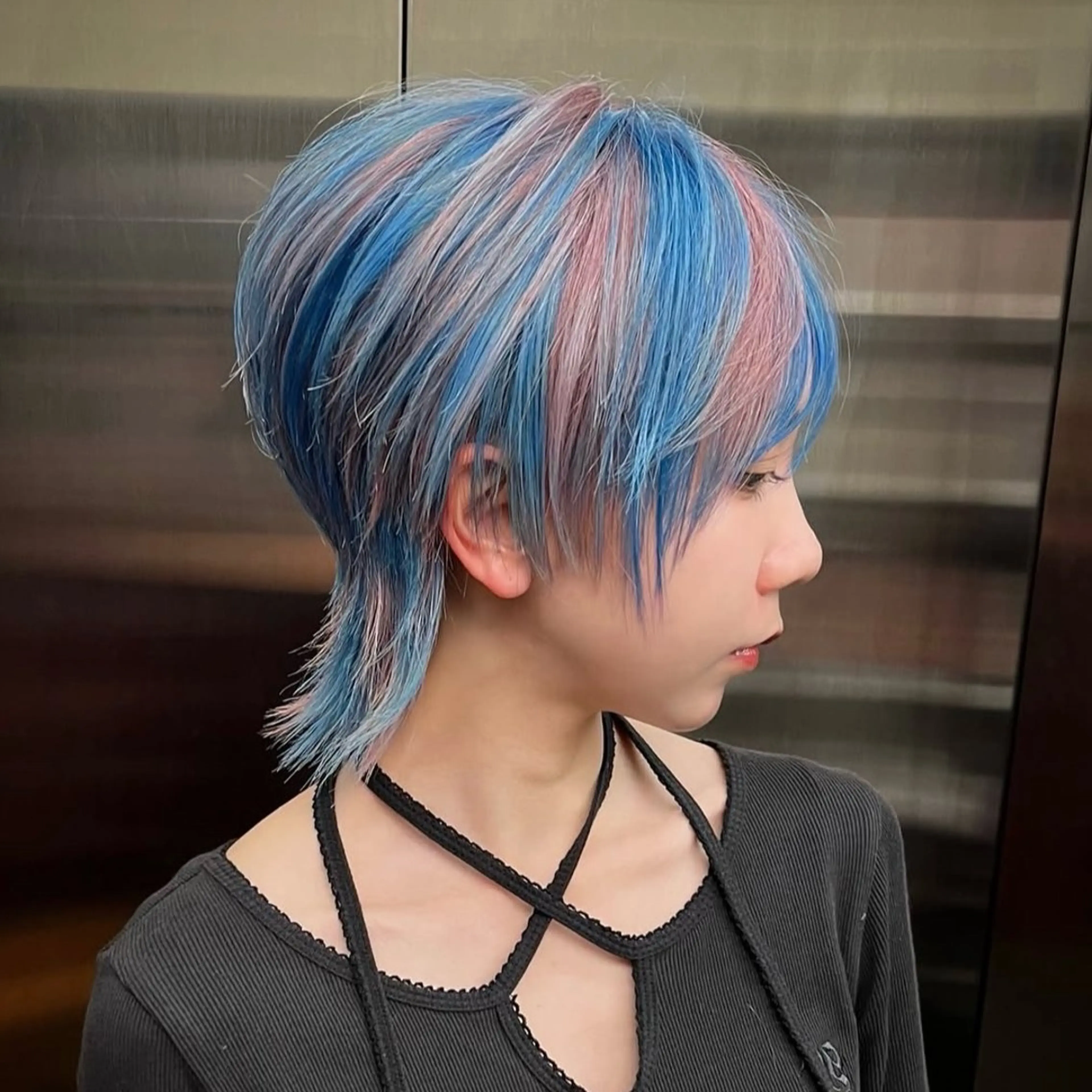 カラー カット ヘアカラー トリートメント ウルフ/レイヤー/ ブリーチカラーのヘアスタイル