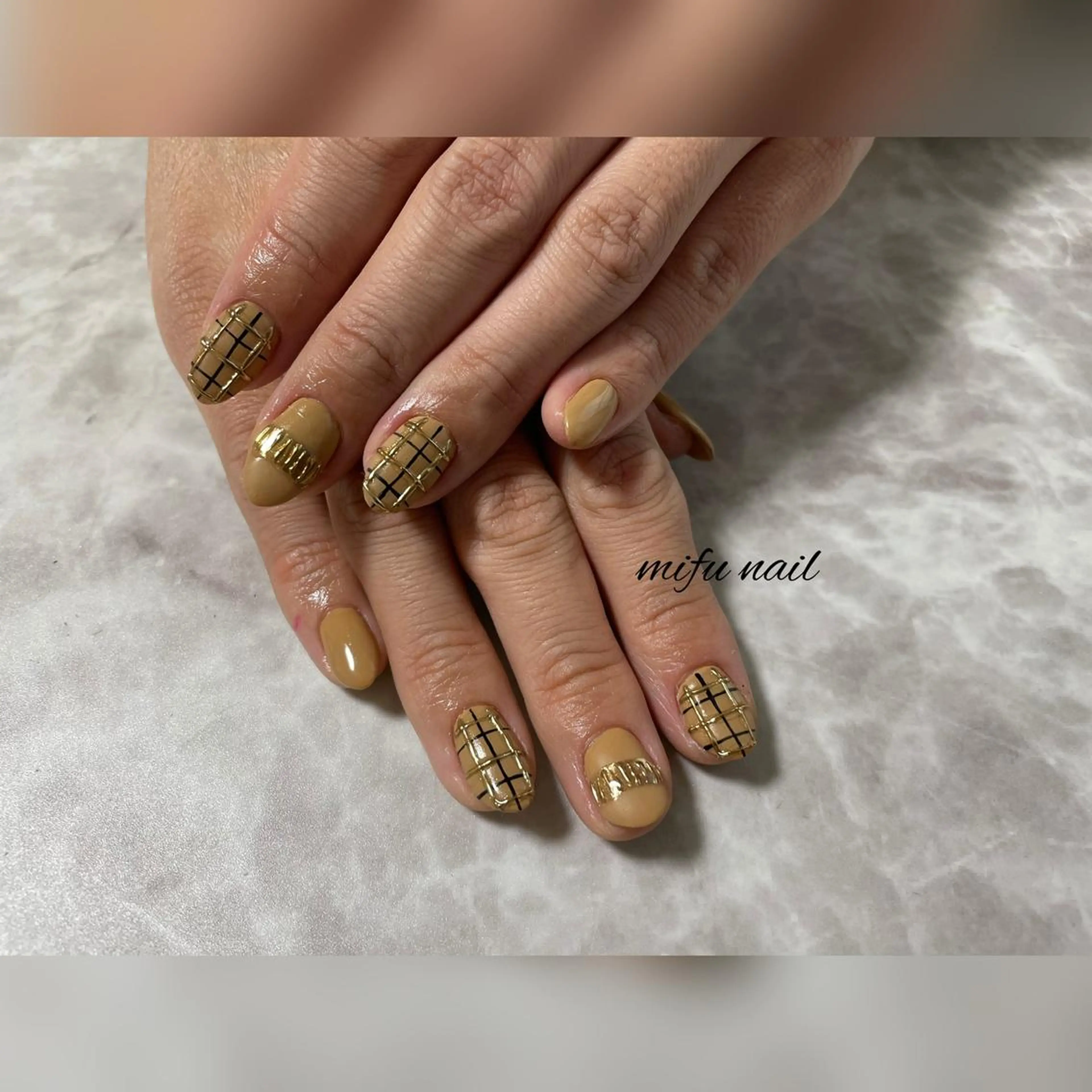 ミディアム ネイル 大田 美笛香のネイルデザイン