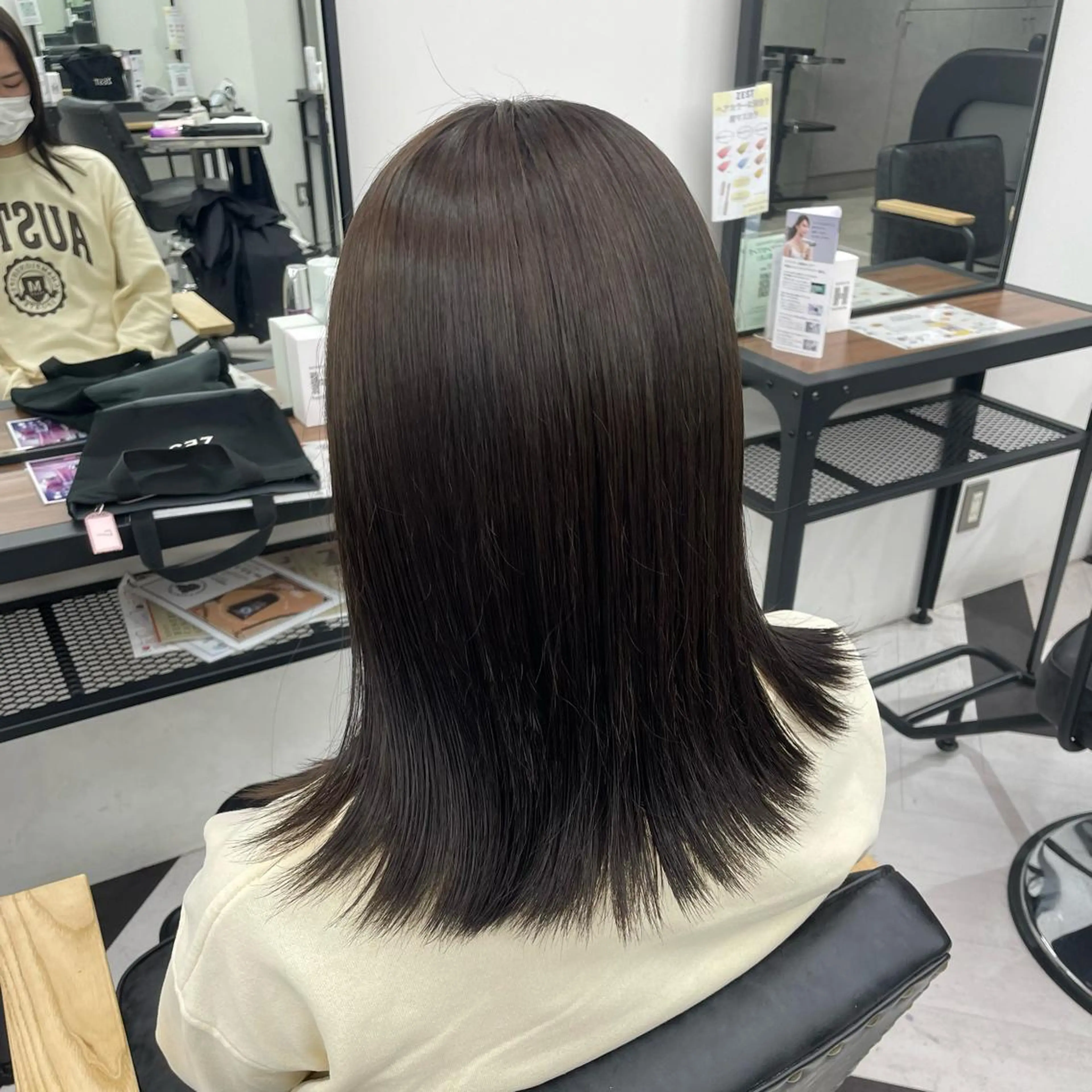セミロング カラー パーマ ヘアアレンジ メンズ キッズ ネイル マツエク・マツパ アイブロウ ブラウンカラー カラーマツエク ブラウン mona/ ストレートスタイル✨のヘアスタイル