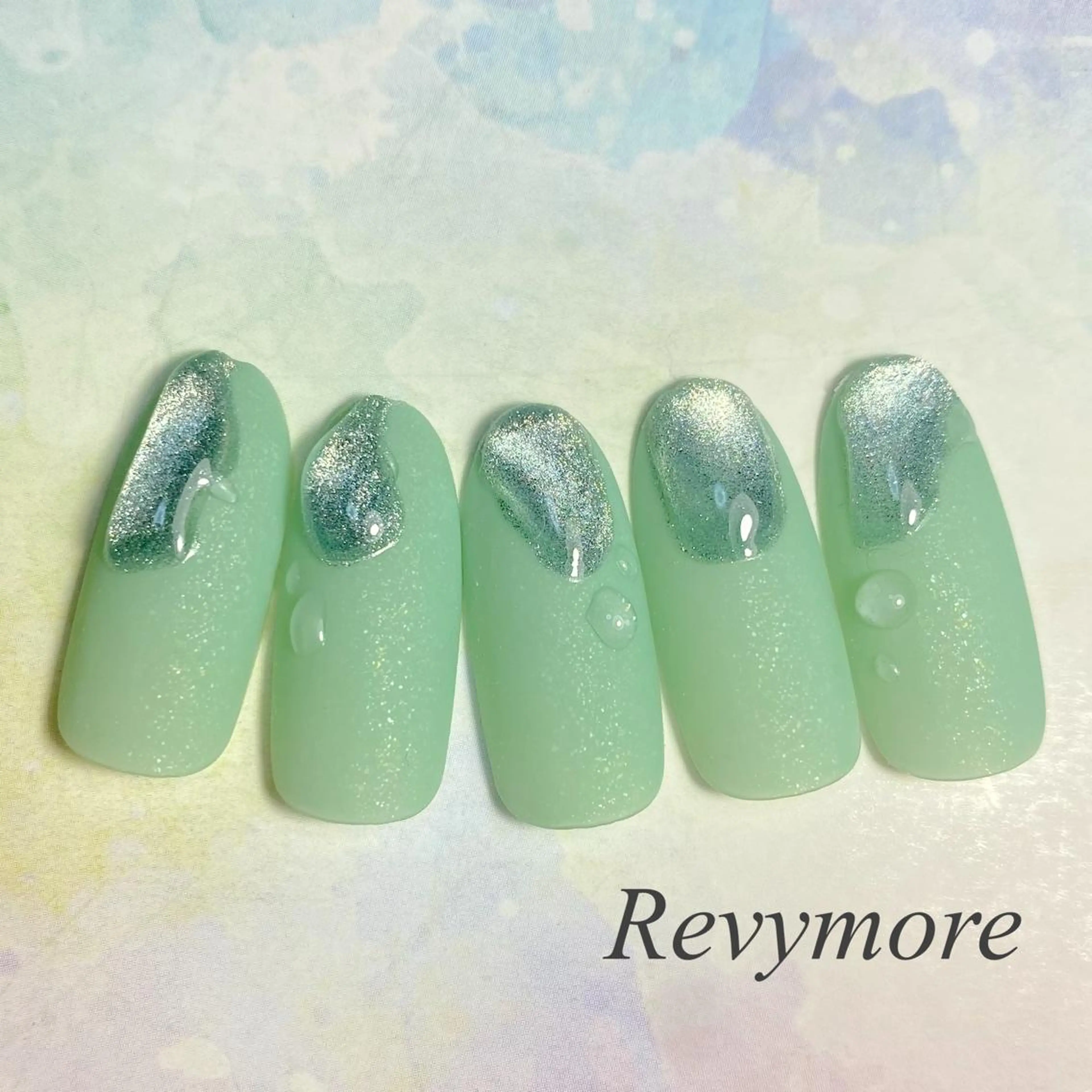 ショート ネイル 韓国風ヘア フレンチネイル ジェルネイル キラキラネイル 韓国ネイル nail salon Revymoreのネイルデザイン