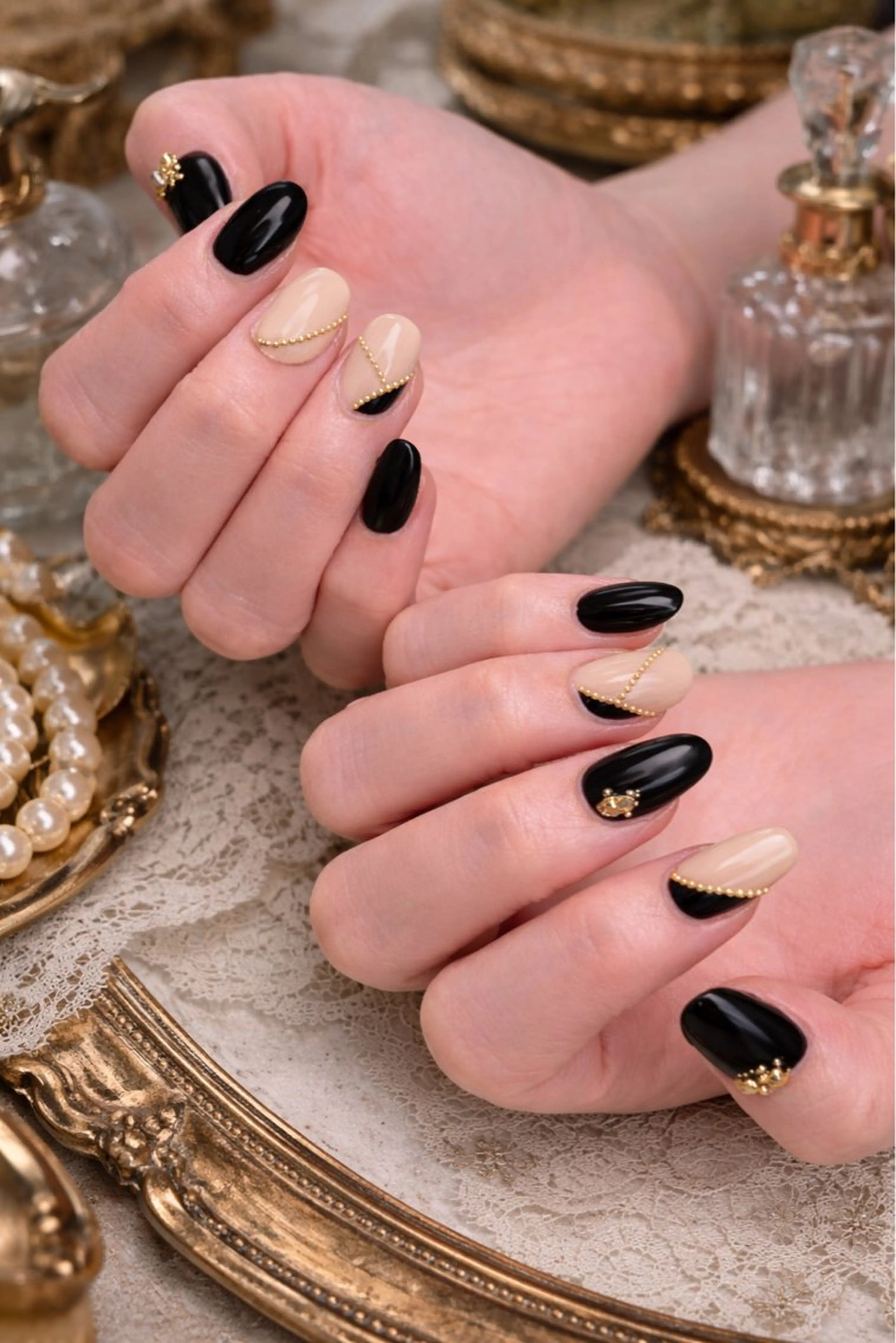 ネイル アートネイル ゴールド ハンドネイル Roger 舞のネイルデザイン