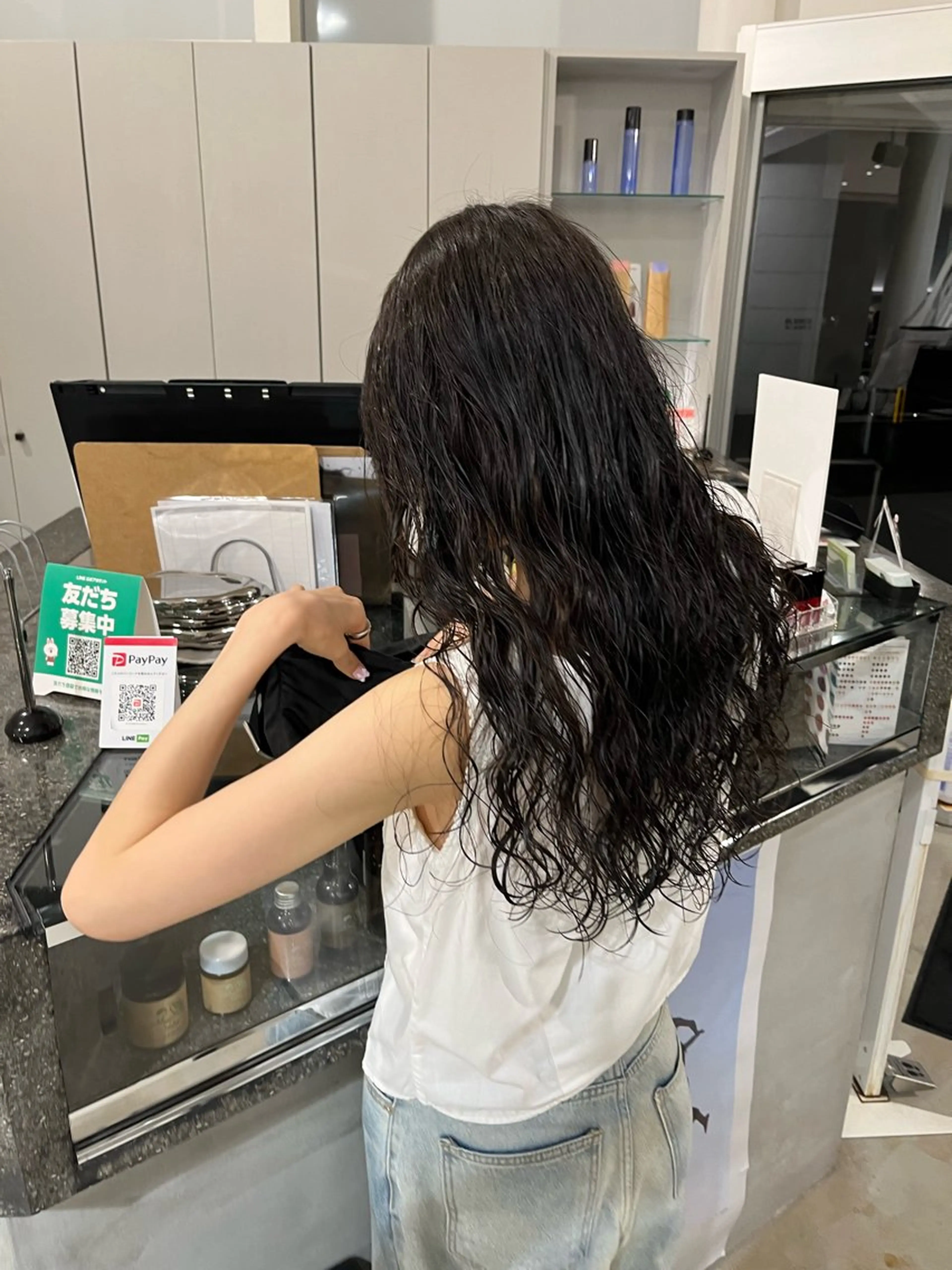 ロング パーマ パーマ/ハイトーン/ レイヤー/伊藤萌のヘアスタイル