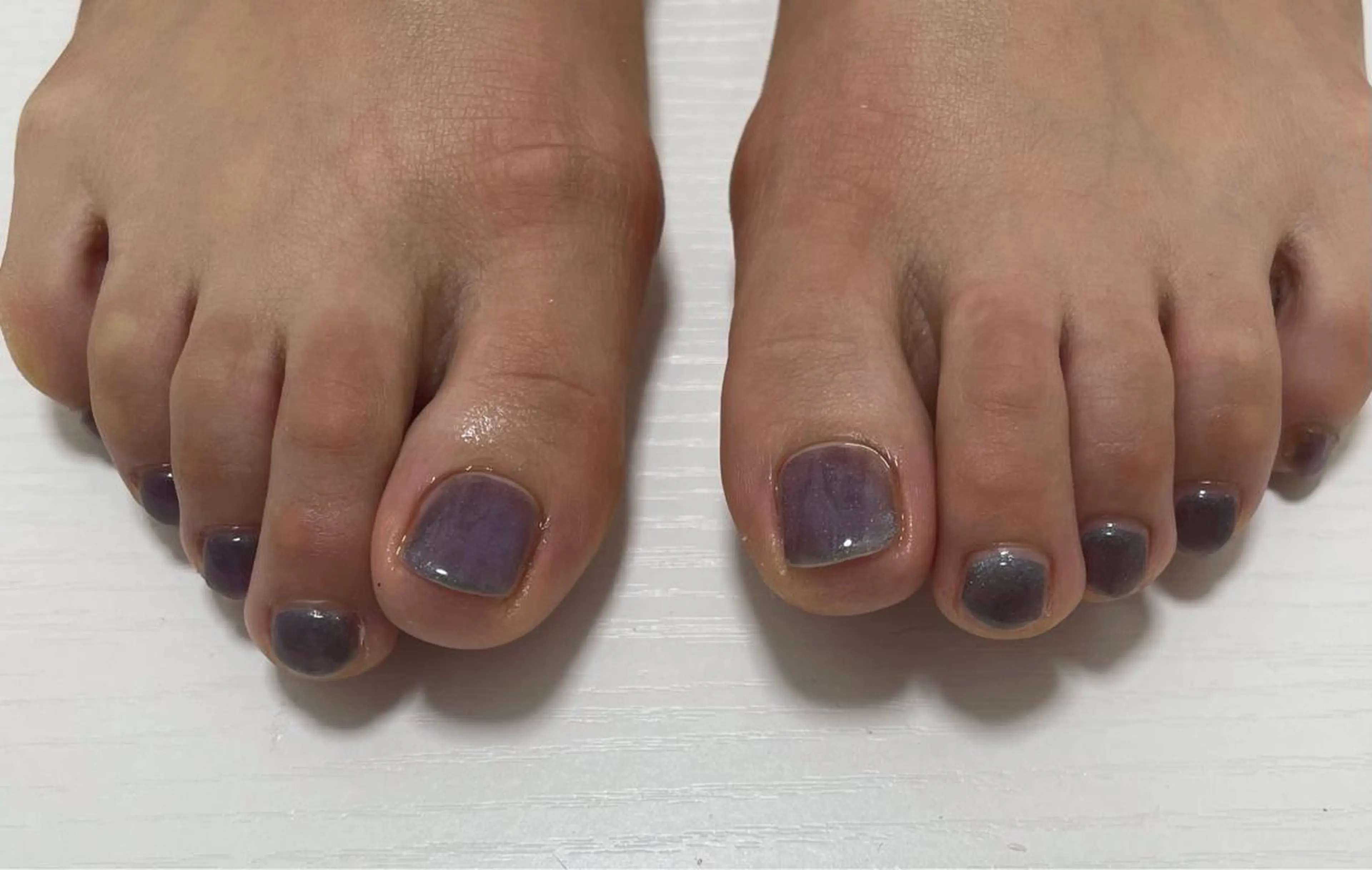 ネイル オーロラネイル フラワーネイル フットネイル フレンチネイル ジェルネイル フットネイル mogunail &blowのネイルデザイン