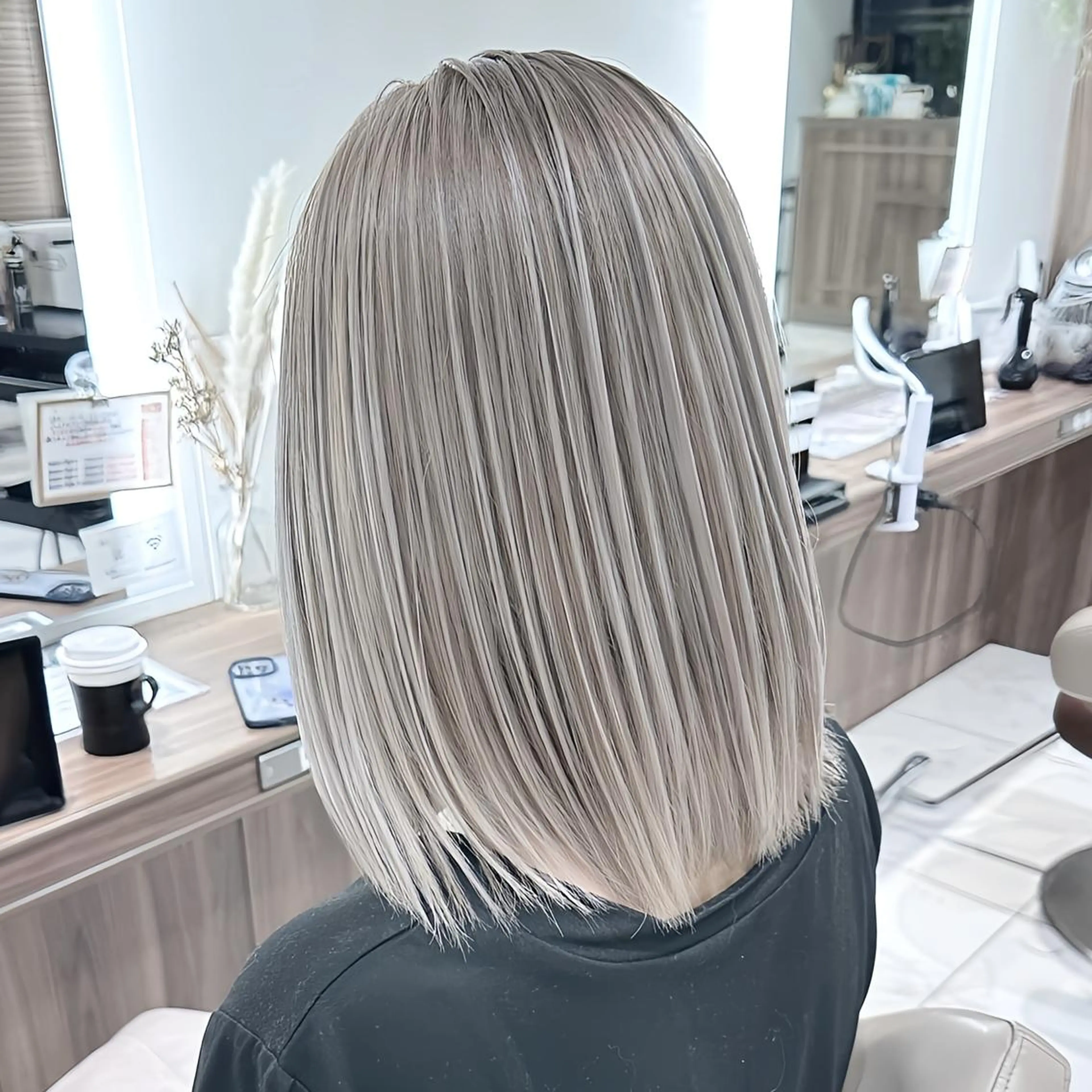 カラー セミロング ブリーチ 髪質改善 ヘアカラー 渡邊楓果／髪質改善 ブリーチ/カラーのヘアスタイル