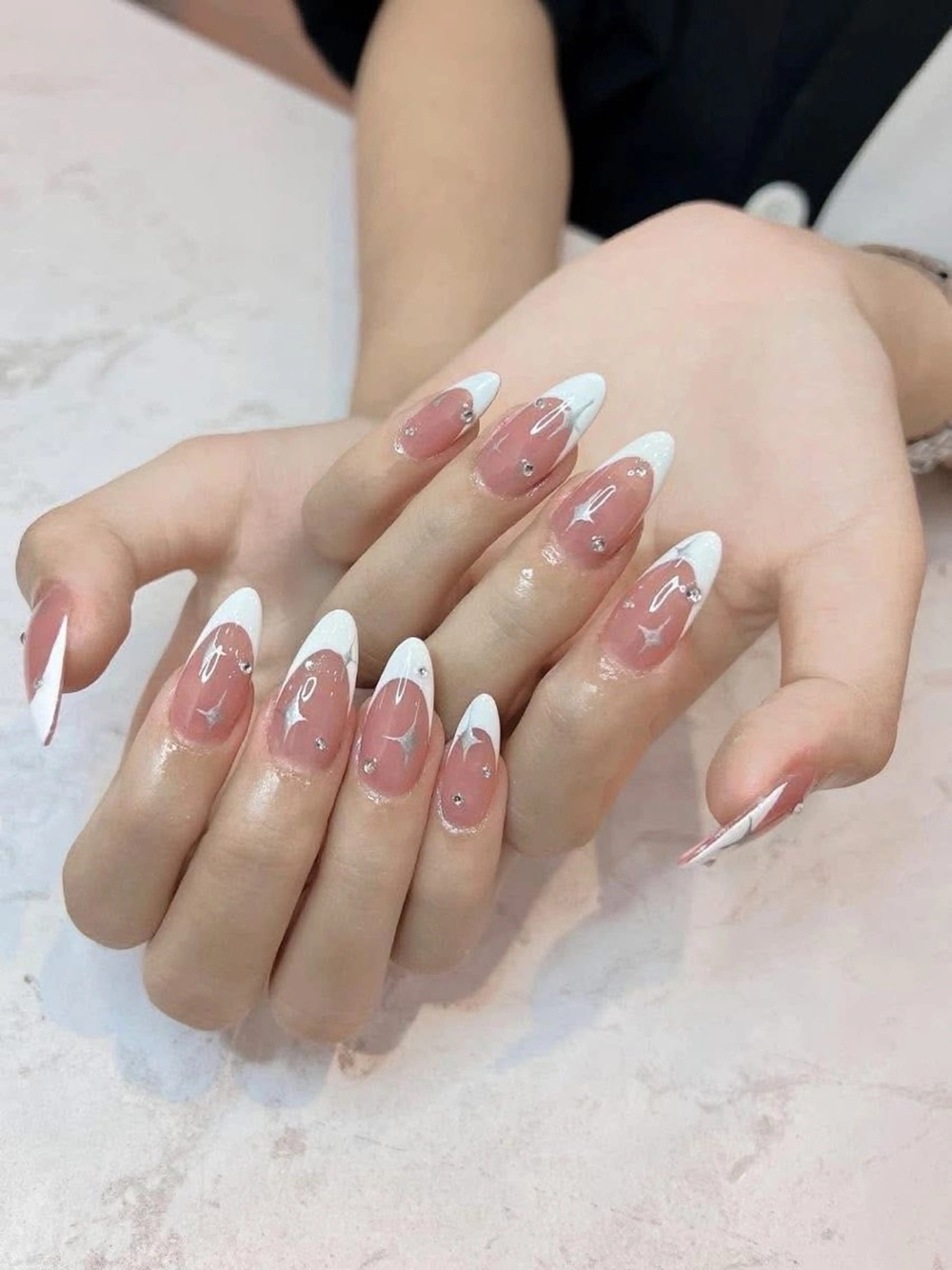 ネイル ハンドネイル T.Lee Nail Lilyのネイルデザイン