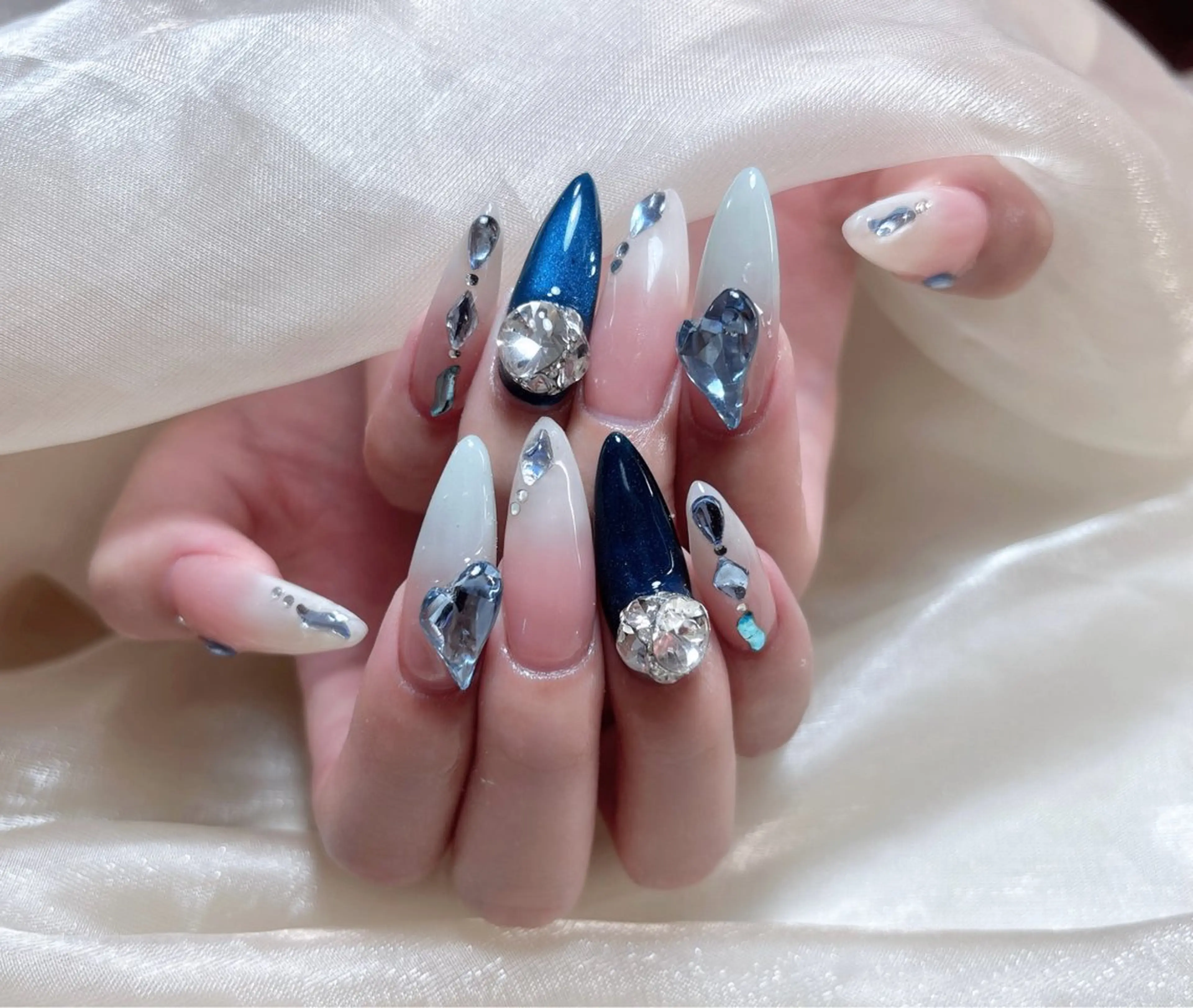 ネイル 持ち込み ハンドネイル ハンドケア L. Nailのネイルデザイン