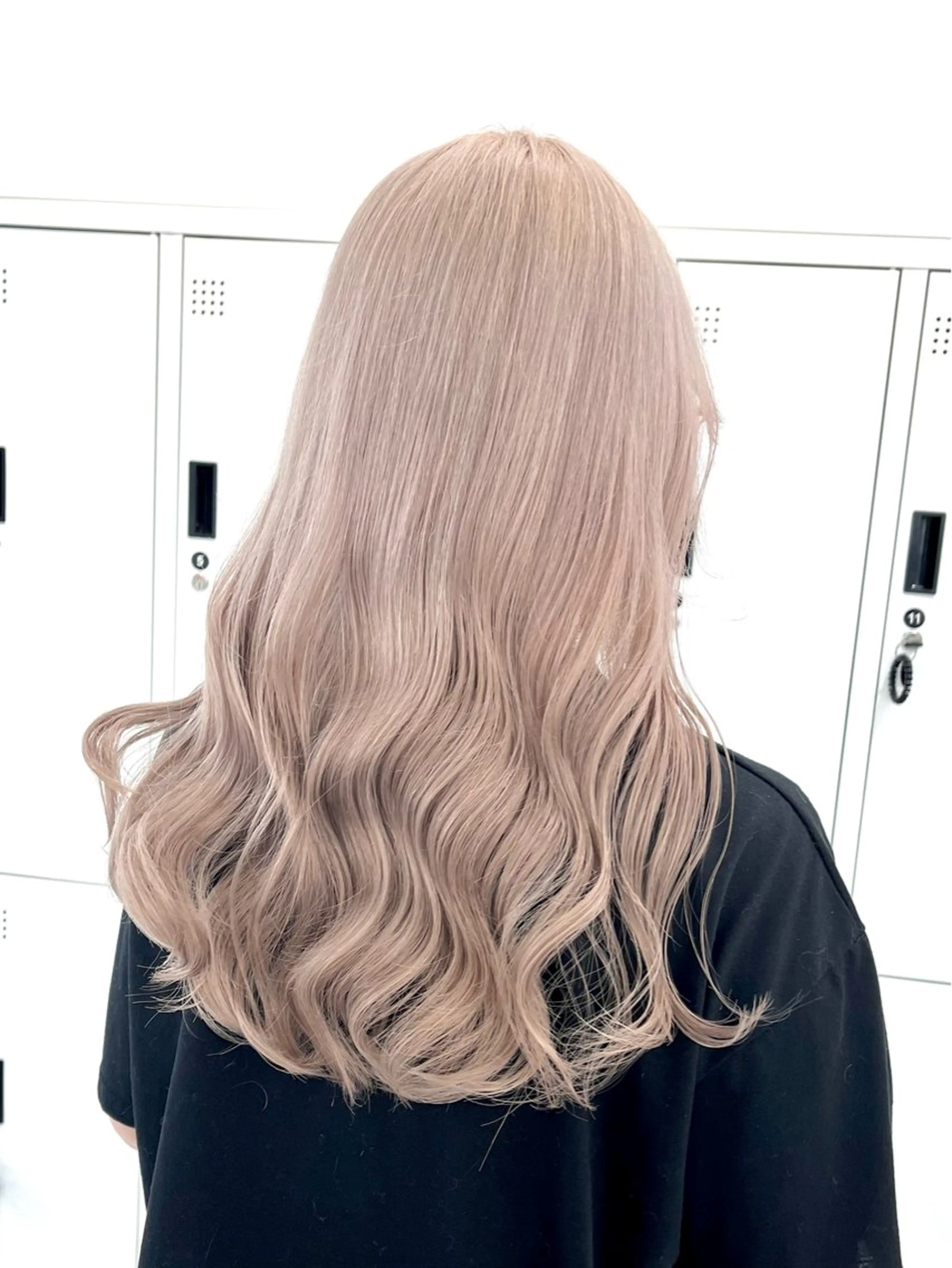 カラー 漆畑 莉奈のヘアスタイル