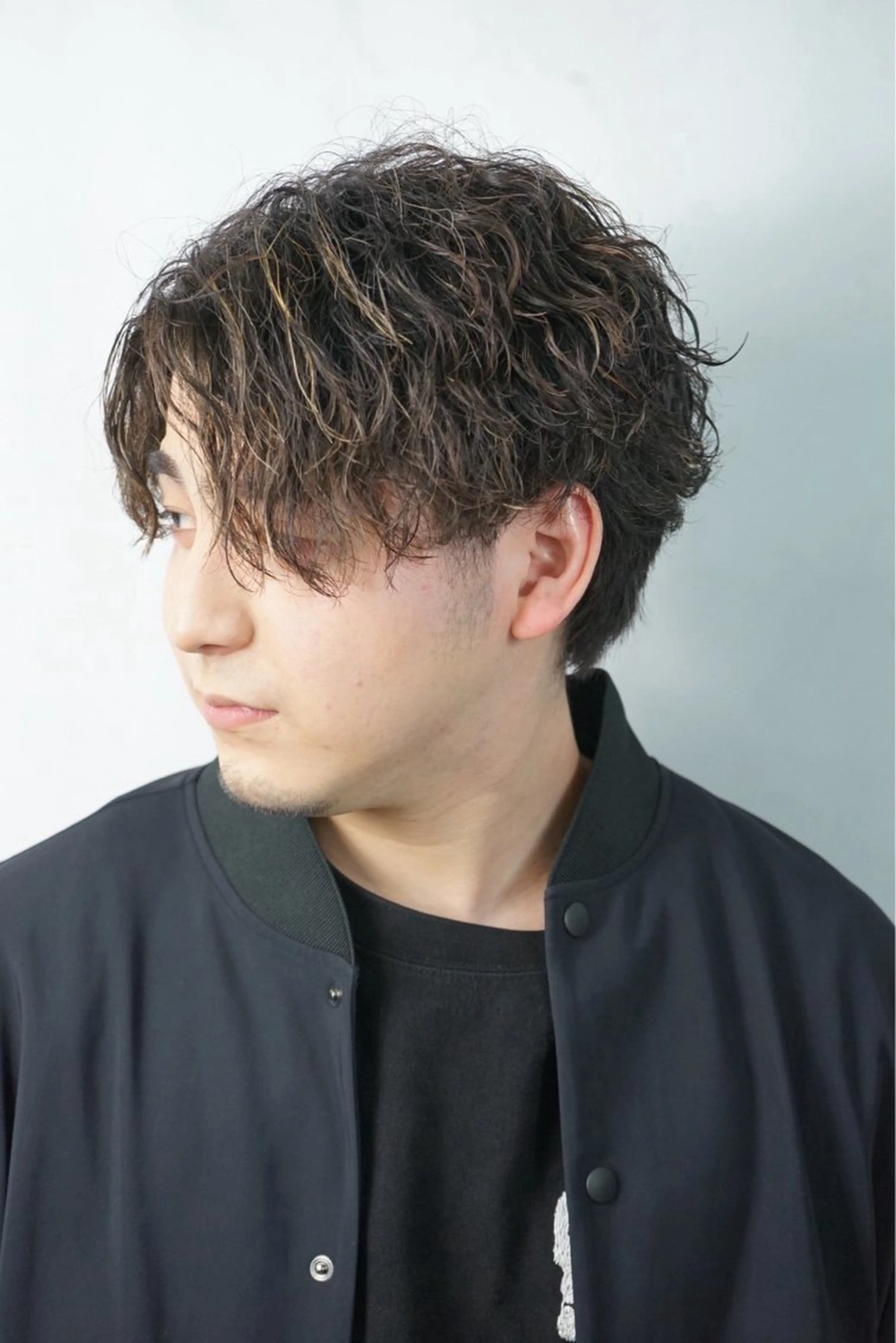 ミディアム 佐々木 健吾のヘアスタイル