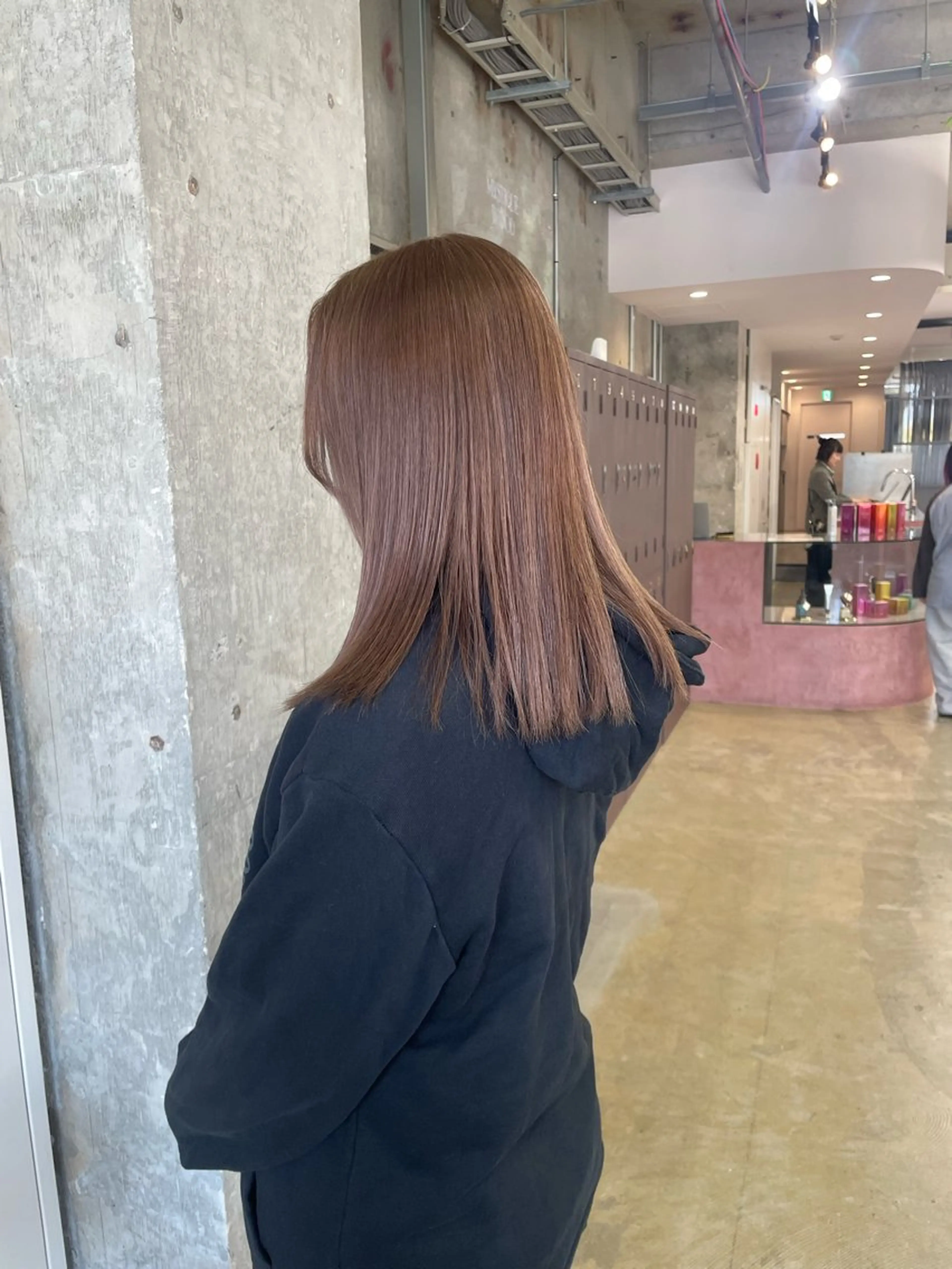 ロング カット ヘアカラー 鈴木瑛里／ブロンド ベージュ／男女のヘアスタイル