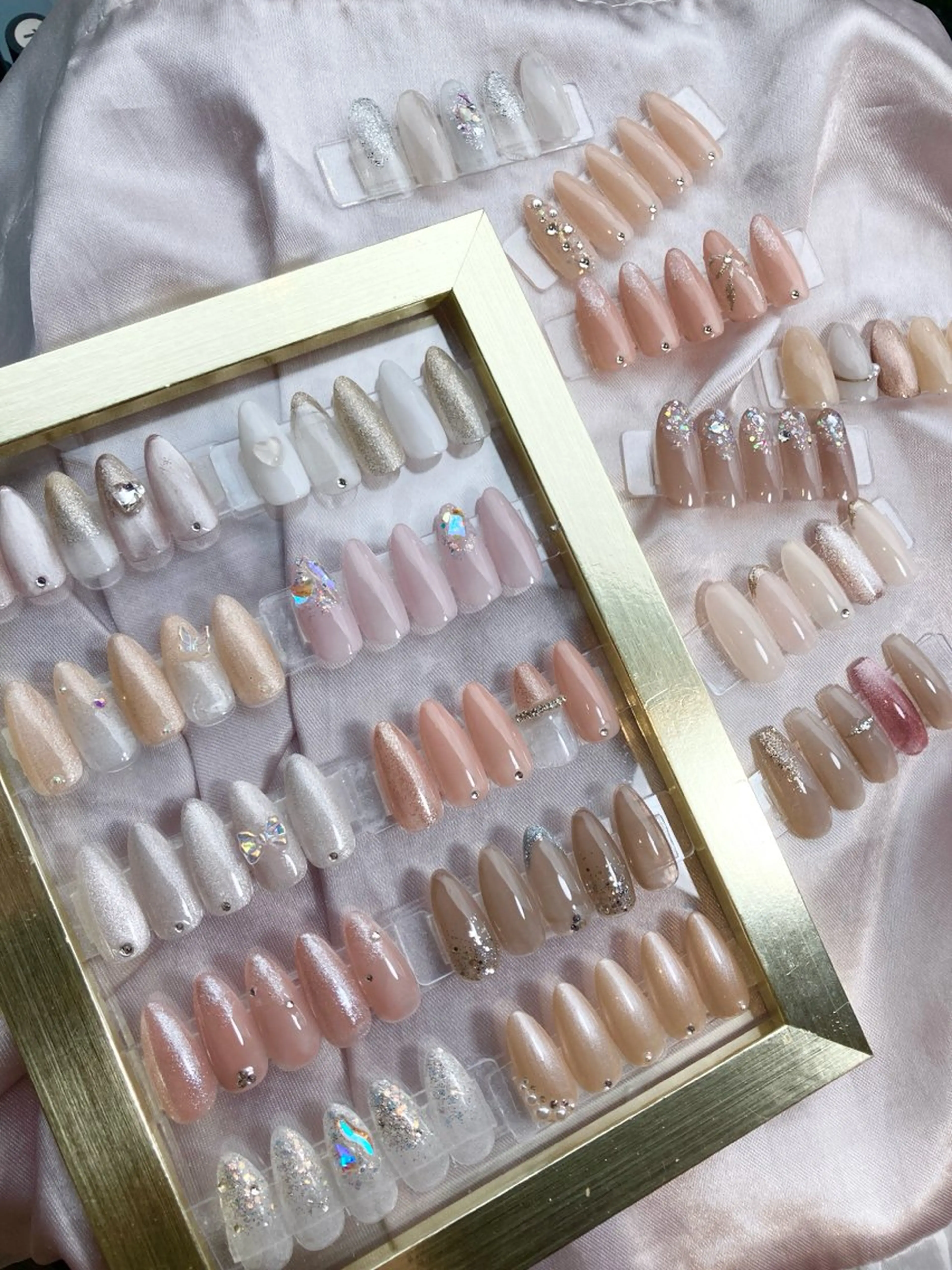 ネイル 韓国ネイル マグネットネイル ワンホンネイル ハンドネイル Montrésor 名古屋ネイルサロンのネイルデザイン