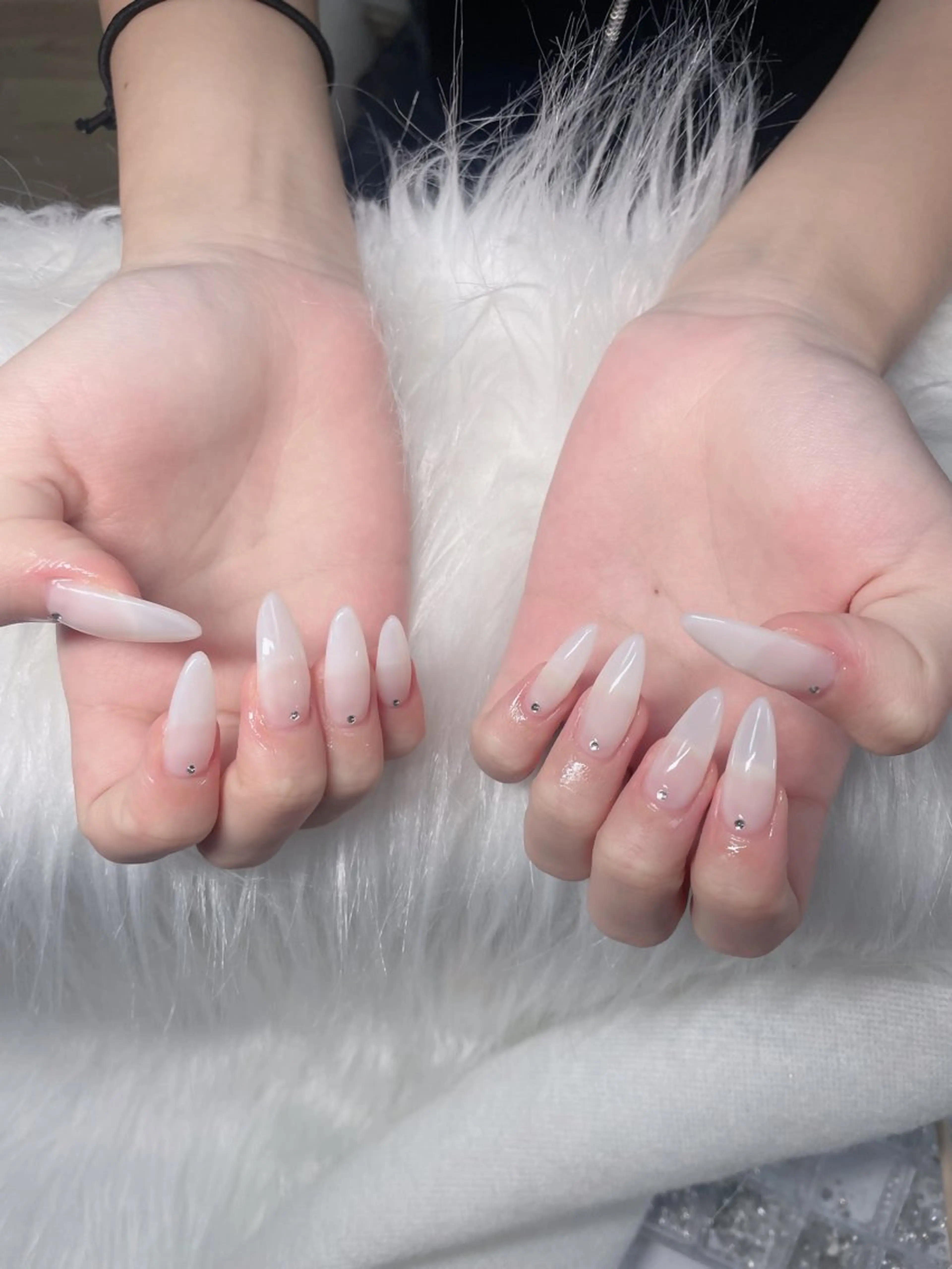 ネイル ストーンネイル ハンドネイル Hin Nail Salonのネイルデザイン