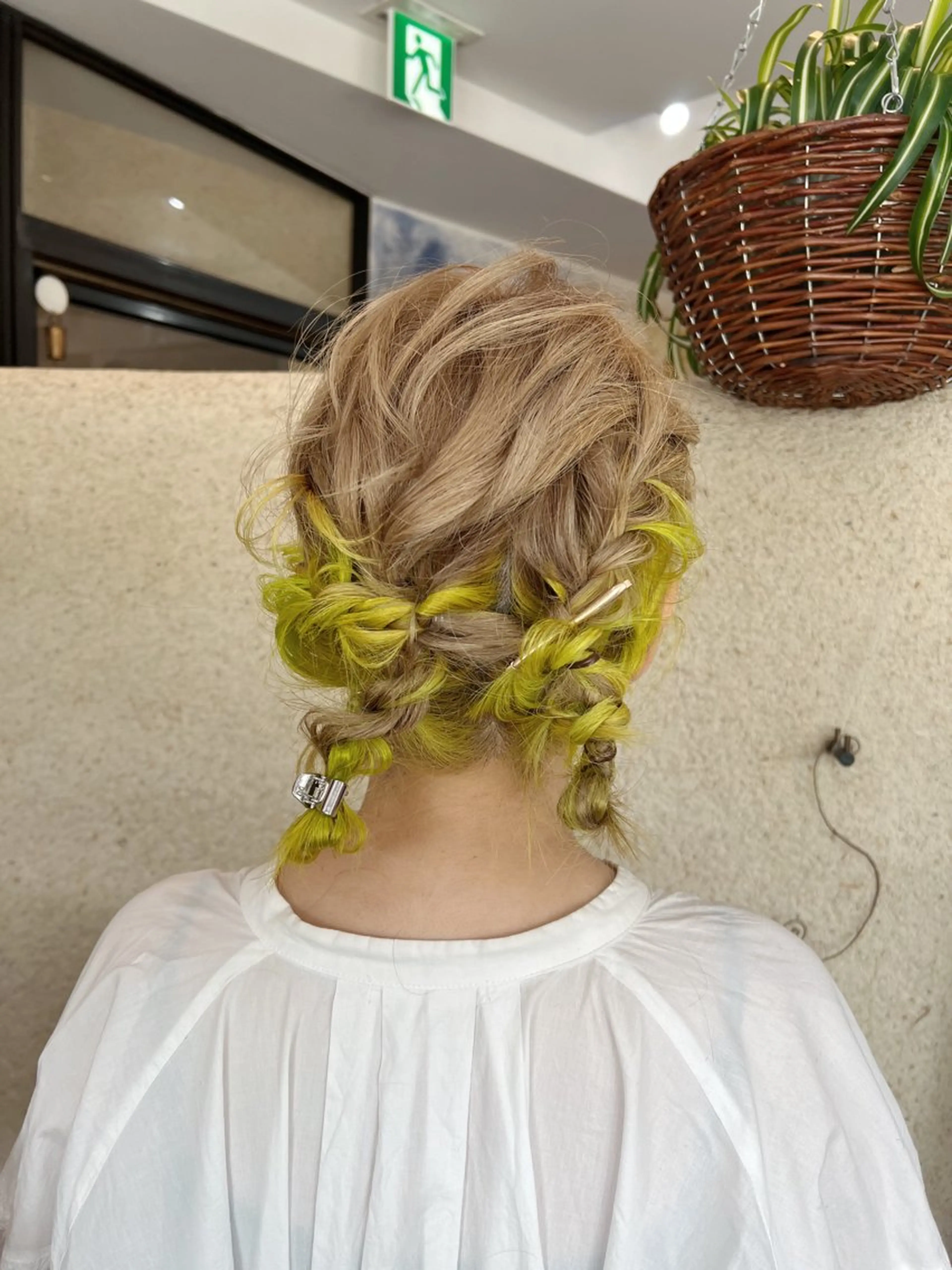 ミディアム ヘアセット 角戸 りおのヘアスタイル