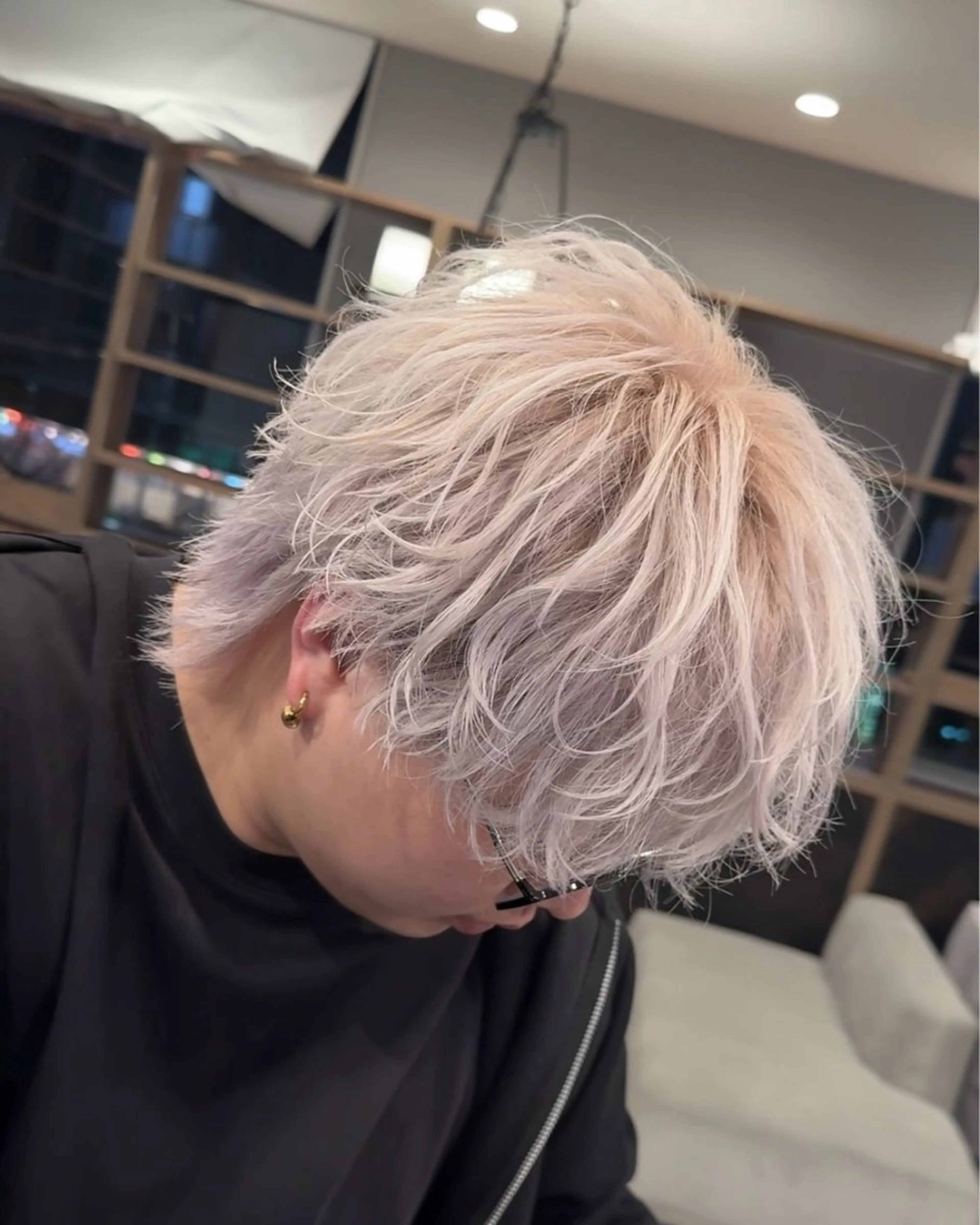 カラー メンズ メンズブリーチ メンズウルフカット ブリーチ ウルフカット カット ヘアカラー ABEY LEVRAI所属・Miyabi.💋 ABEYLEVRAIのヘアスタイル