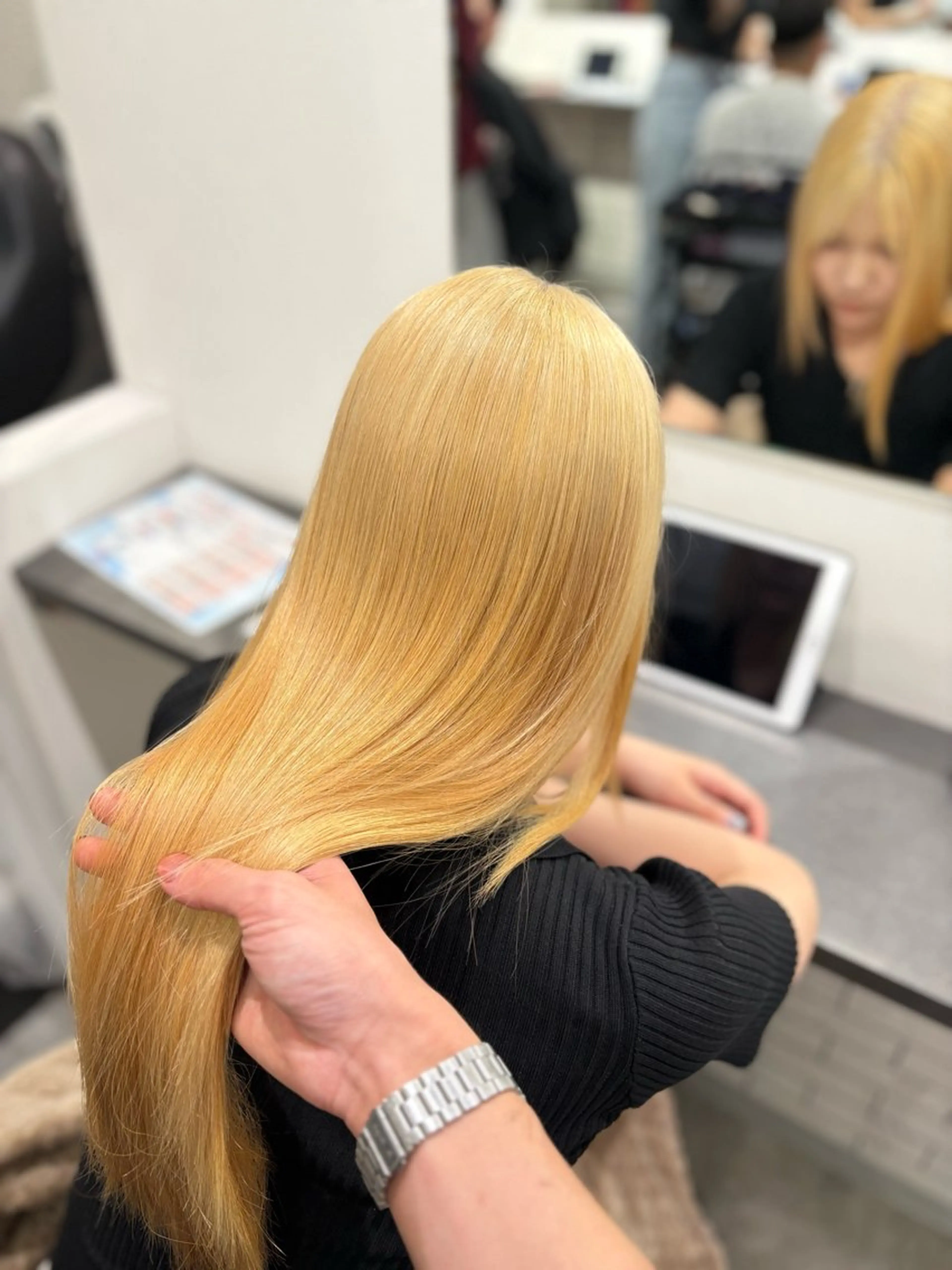 ロング カラー ヘアカラー トリートメント GaKu/ハイトーン /ブリーチ/レイヤーのヘアスタイル