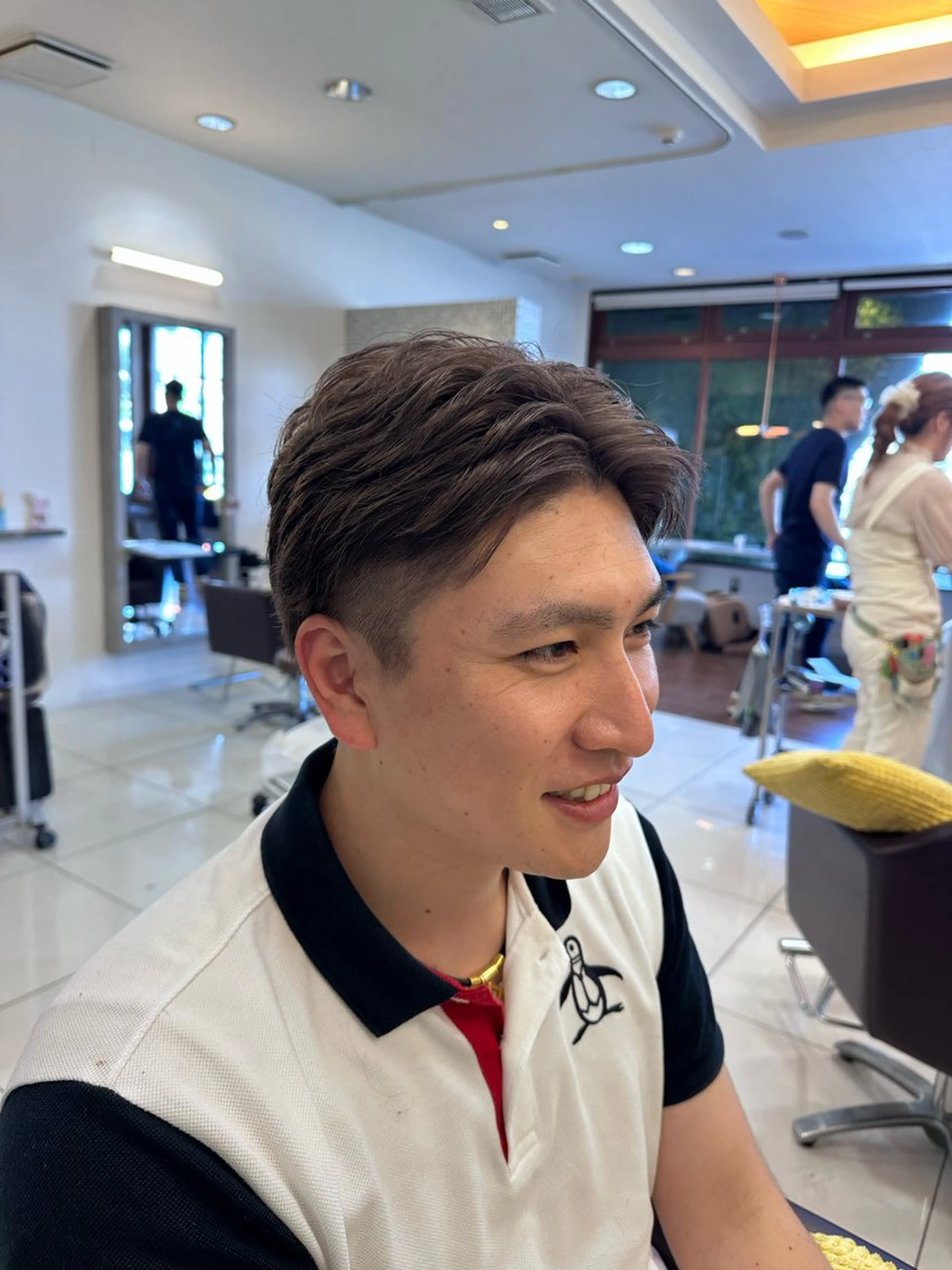 カラー ブリーチ 透明感カラー グレージュ 石井 麻鈴のヘアスタイル