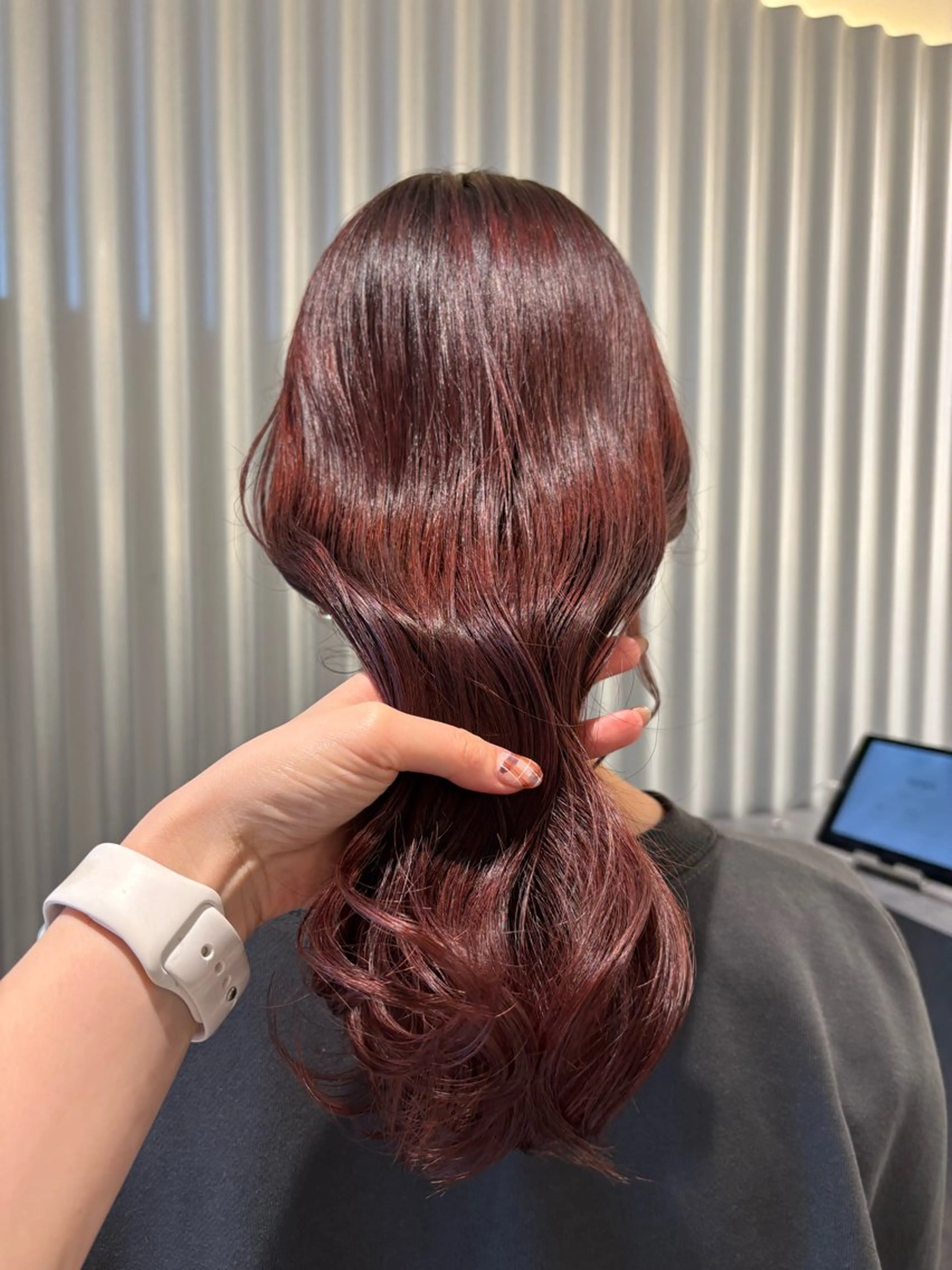 ミディアム カラー パーマ ヘアアレンジ ブリーチ ブリーチなしカラー ピンクカラー カット ヘアカラー トリートメント ヘッドスパ ヘアセット 押切 響　のヘアスタイル