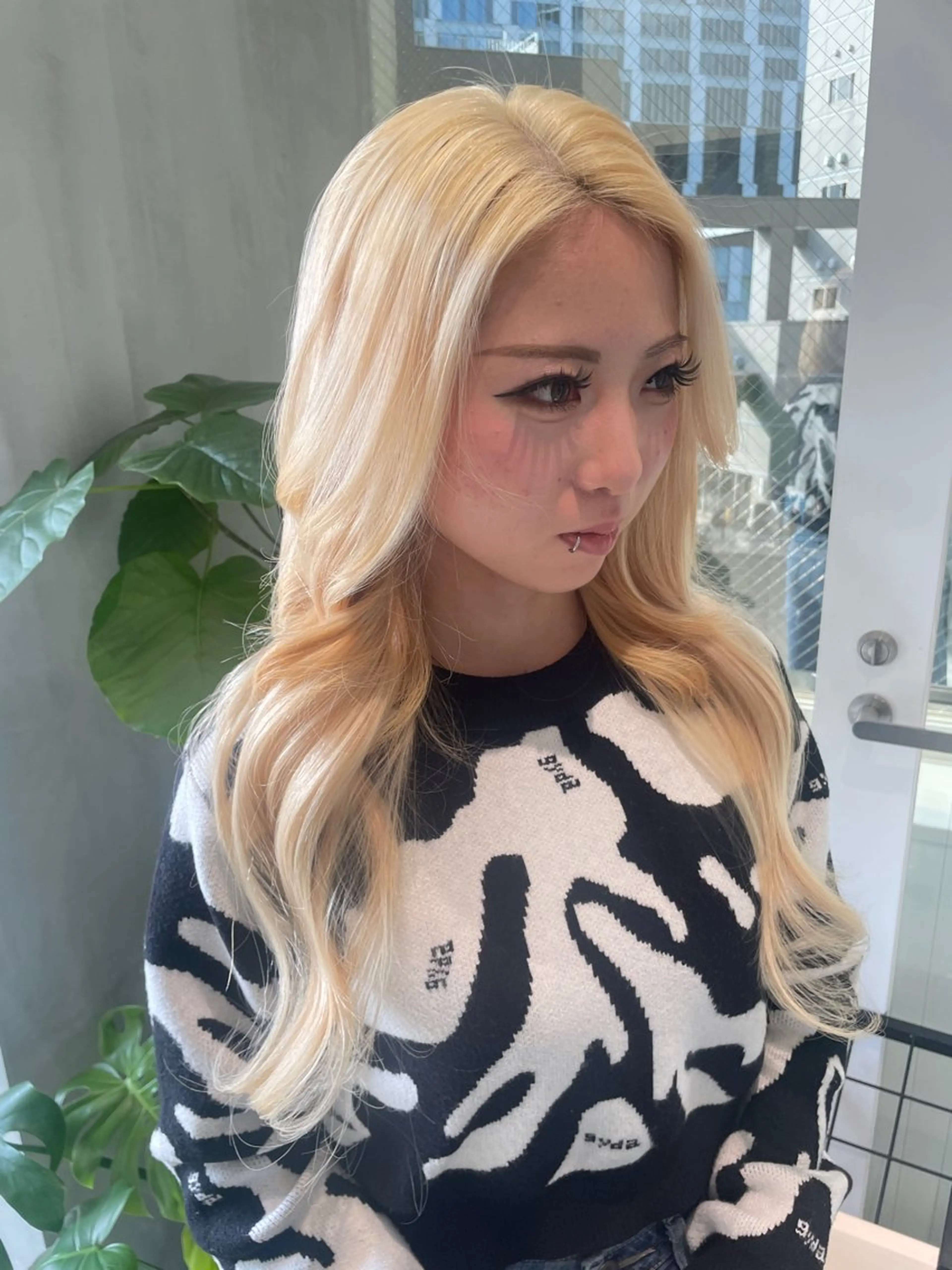 ロング カラー カット ヘアカラー エクステ 🪸店長ハイトーン エクステmisakiのヘアスタイル