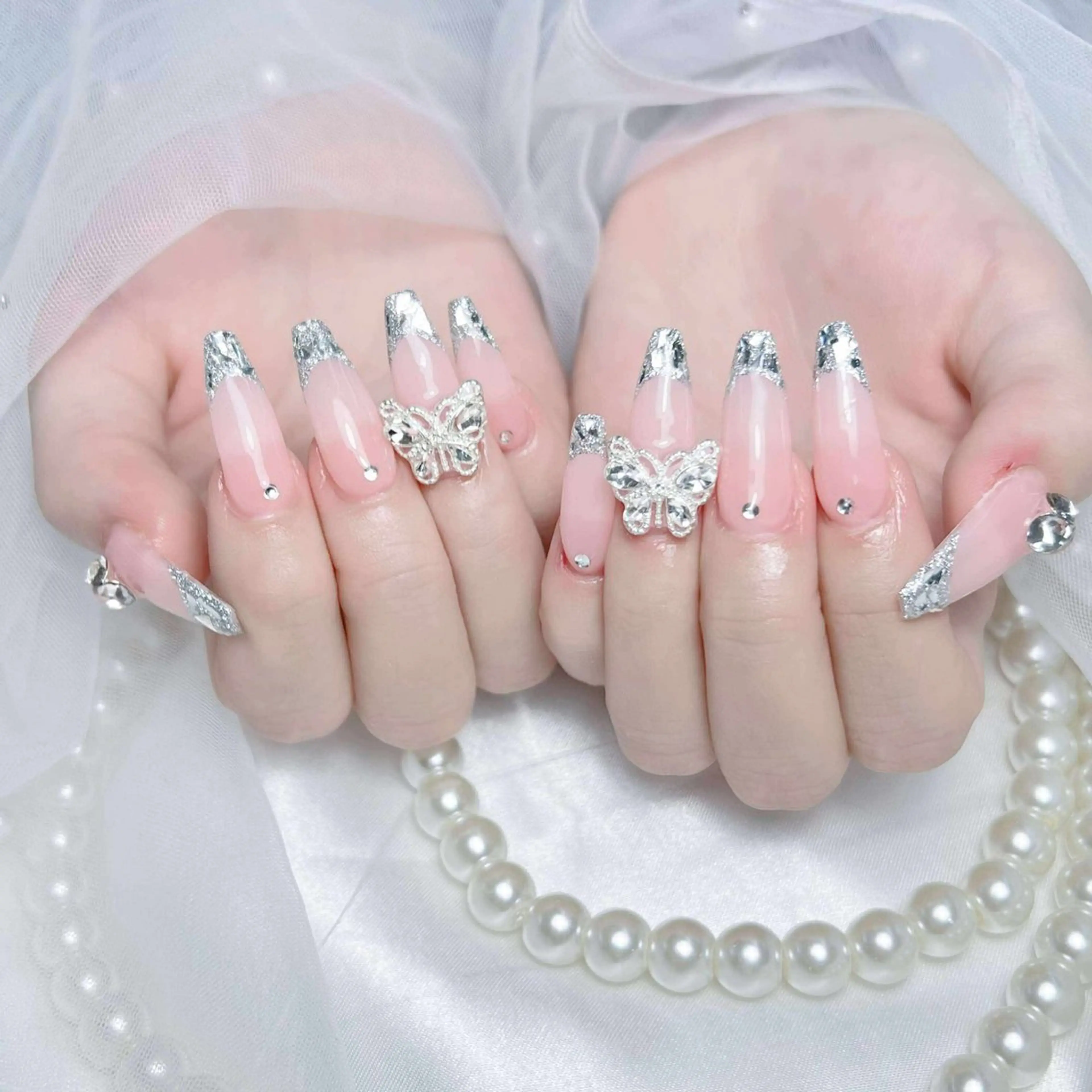 ネイル オーロラネイル ボルドー ブラウン ハート ラメ(グリッター) ハンドネイル ハンドケア Nova Nailのネイルデザイン