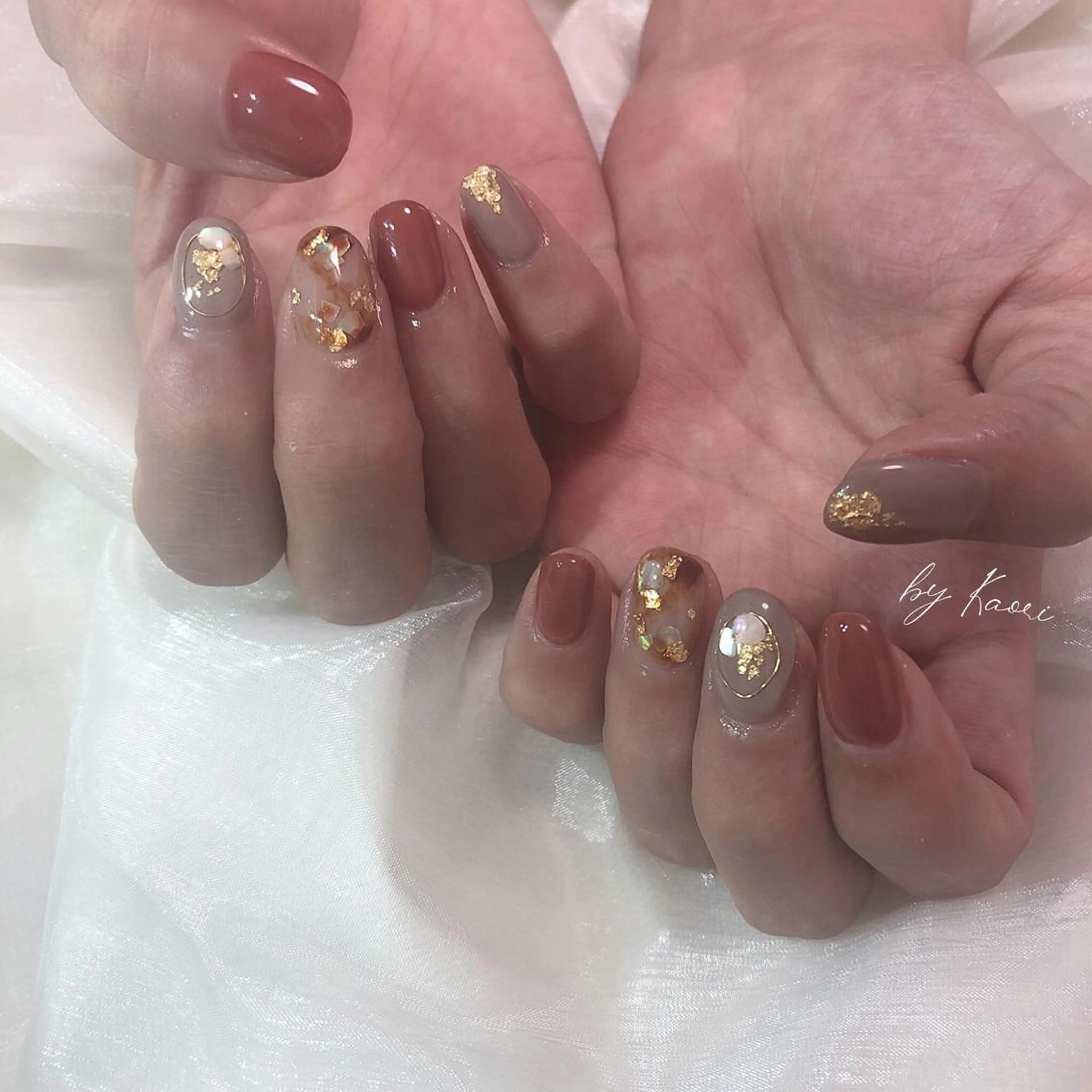 ネイル オーロラネイル ブラウン カジュアル フットネイル フレンチネイル ハンドネイル _Defi_ by Kaoriのネイルデザイン