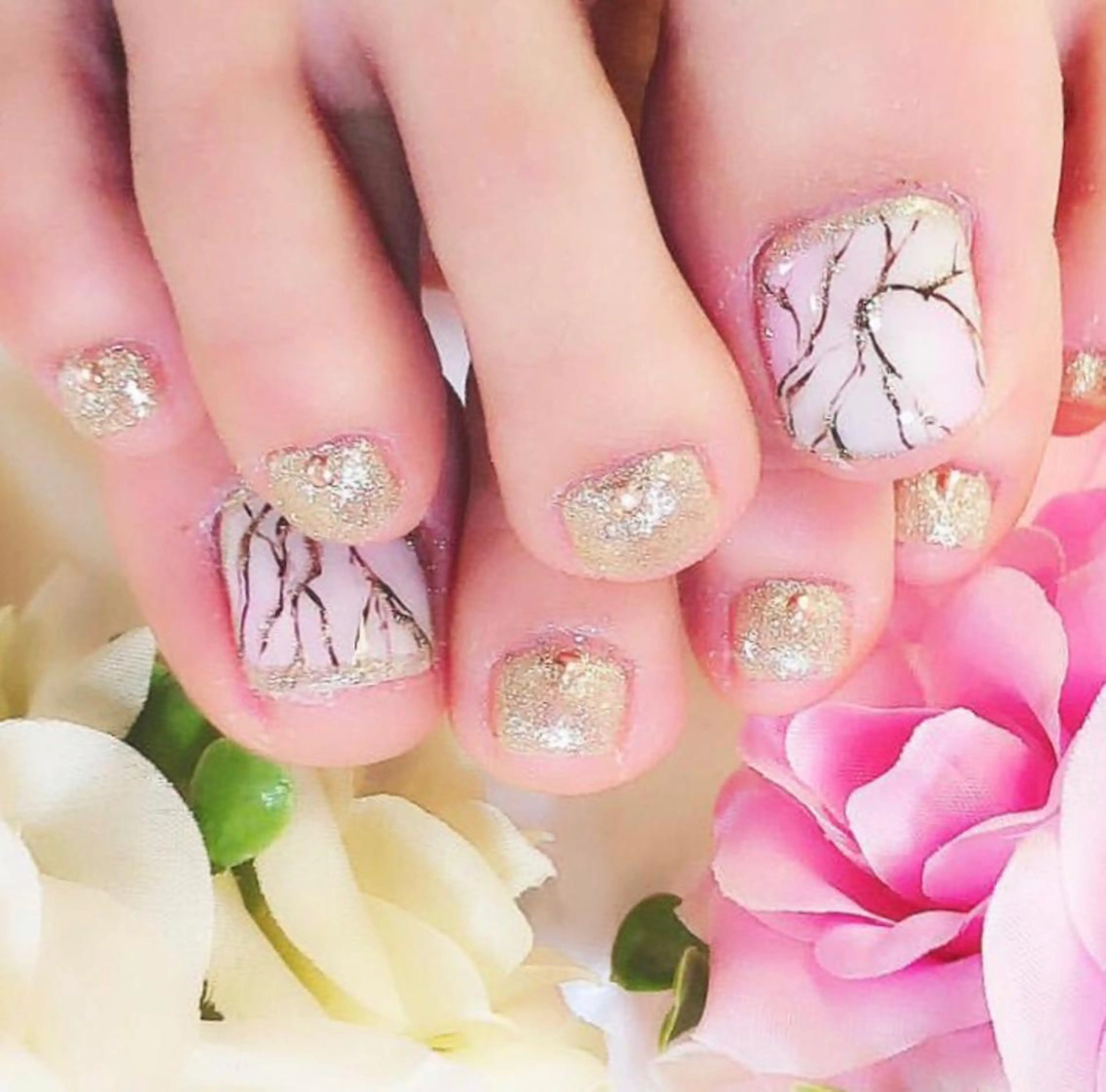 ネイル フットネイル freel Beautyのネイルデザイン